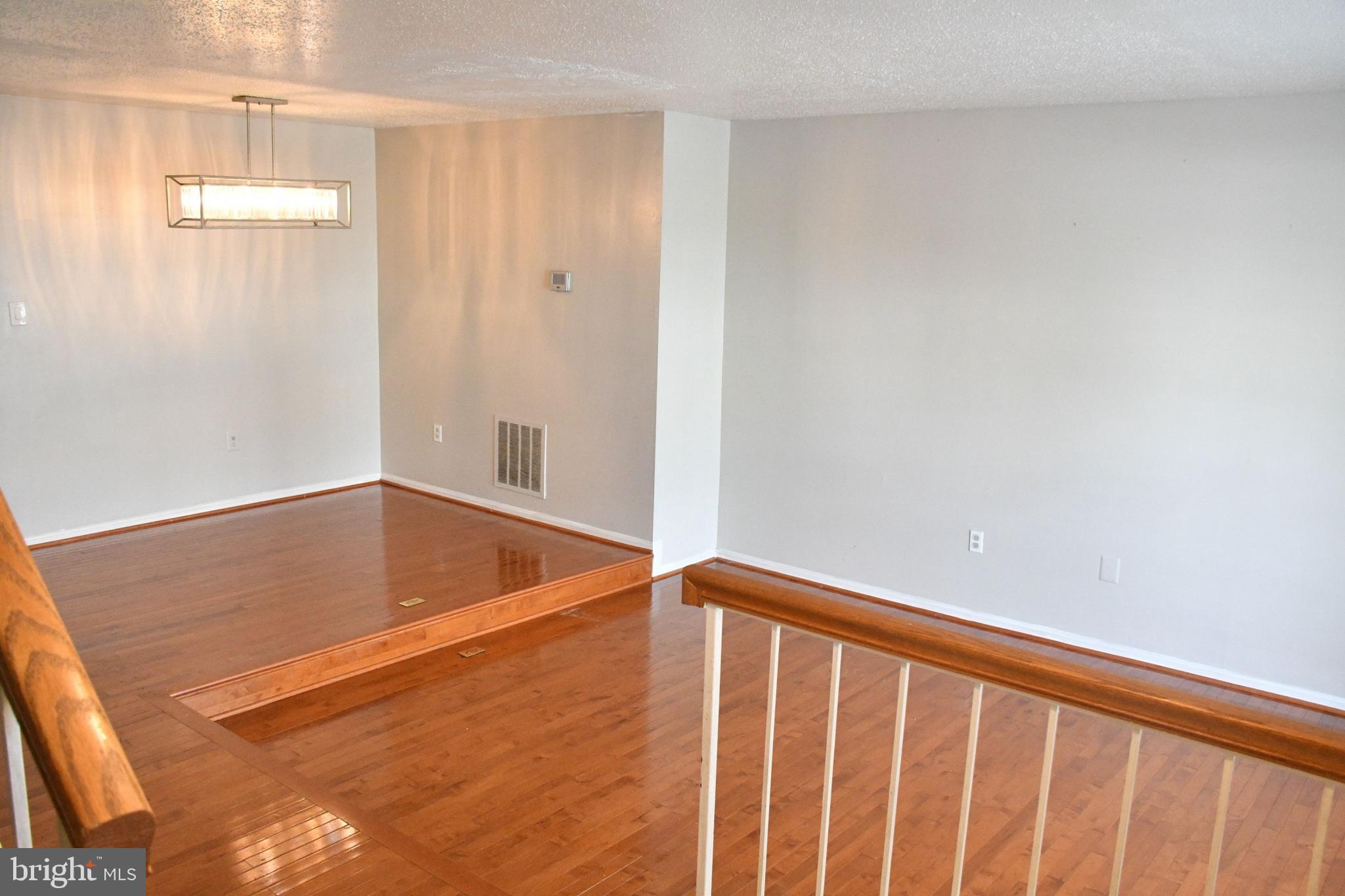 VALLEY STREAM ESTATES - Residential