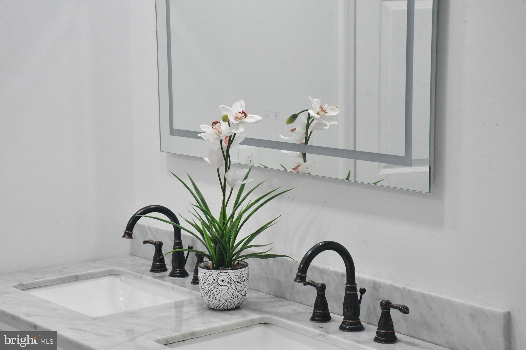 VALLEY STREAM ESTATES - Residential