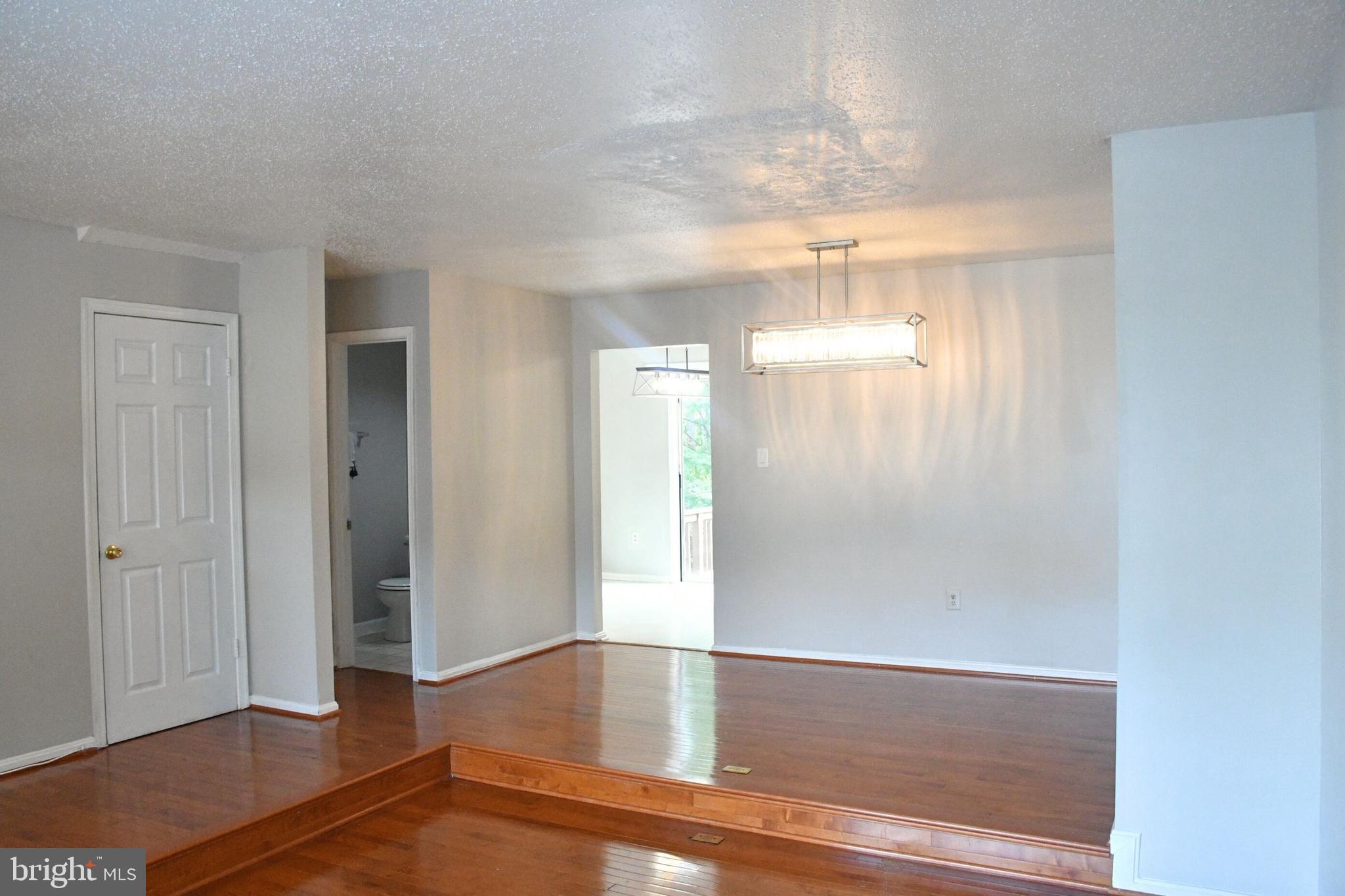 VALLEY STREAM ESTATES - Residential