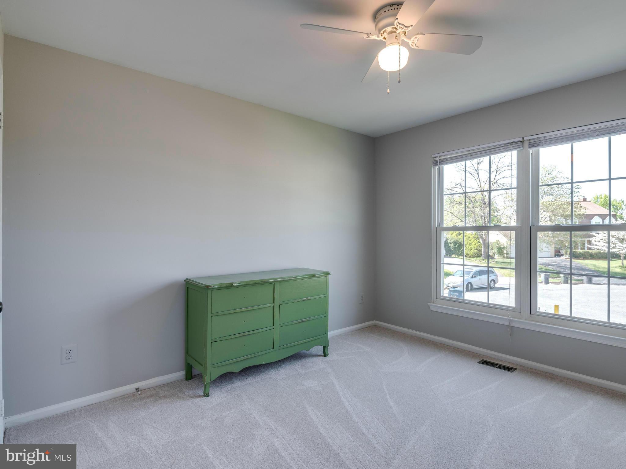 CRESTBROOK - Residential