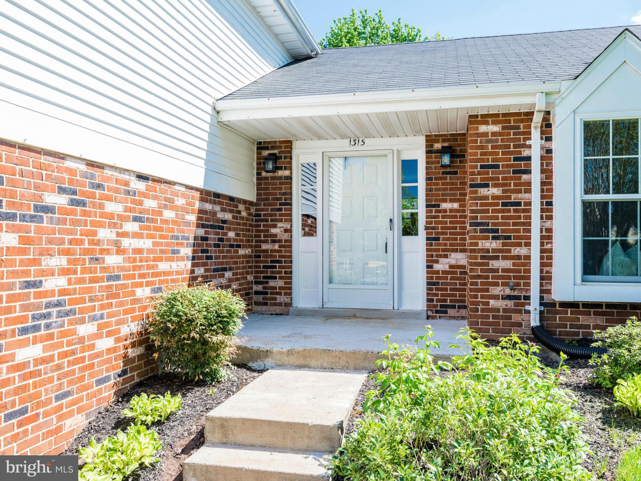 CRESTBROOK - Residential