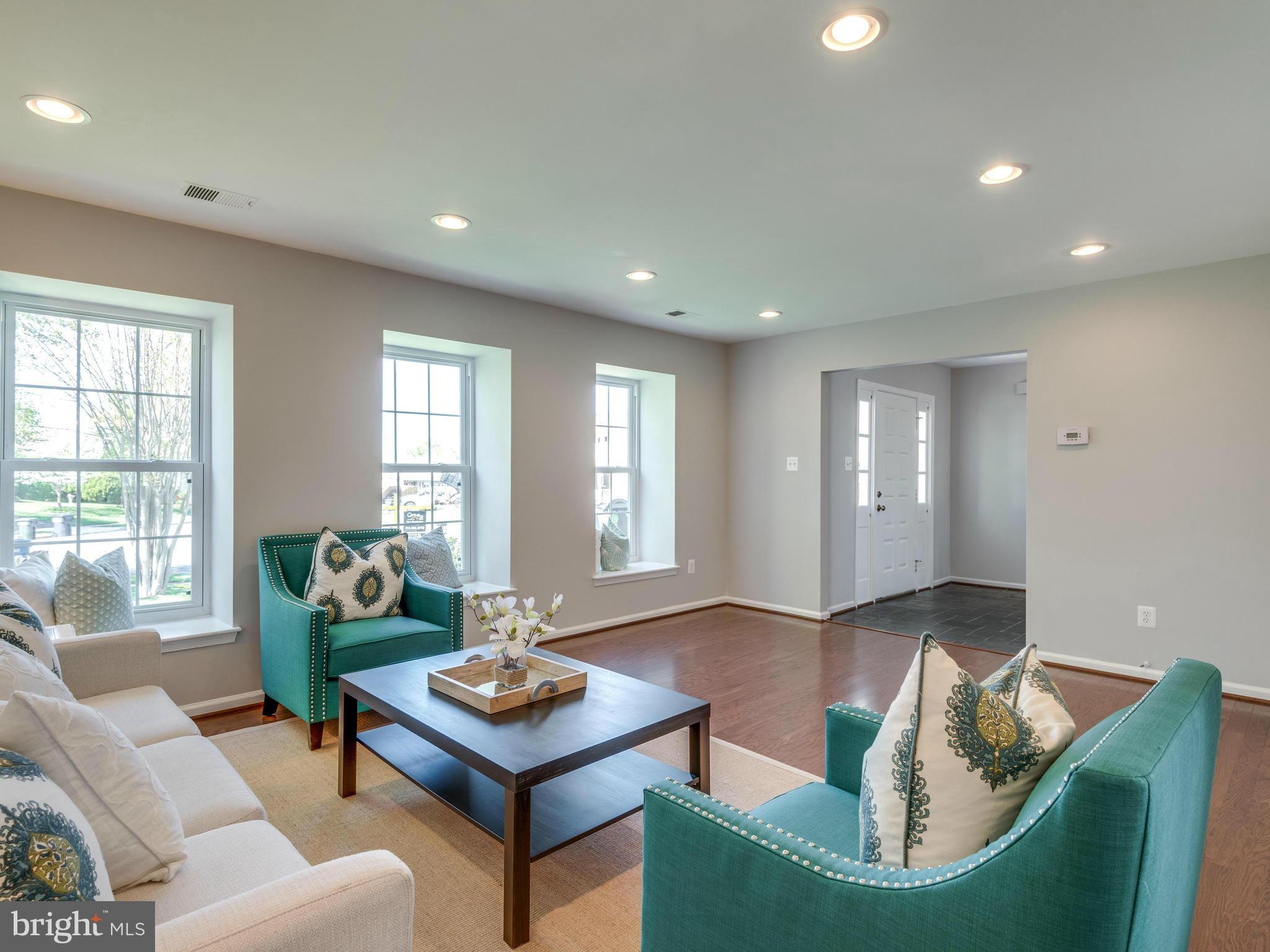 CRESTBROOK - Residential