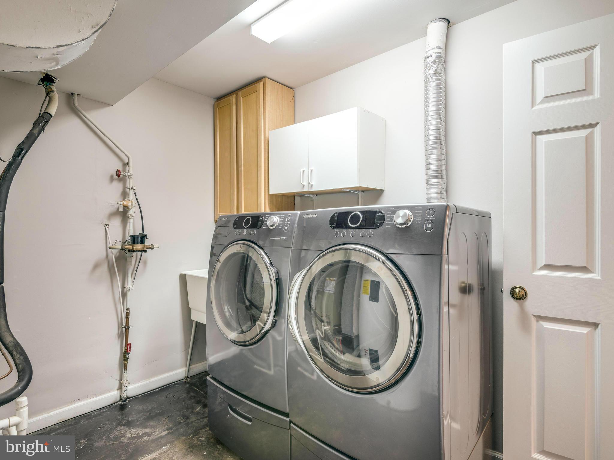 CRESTBROOK - Residential