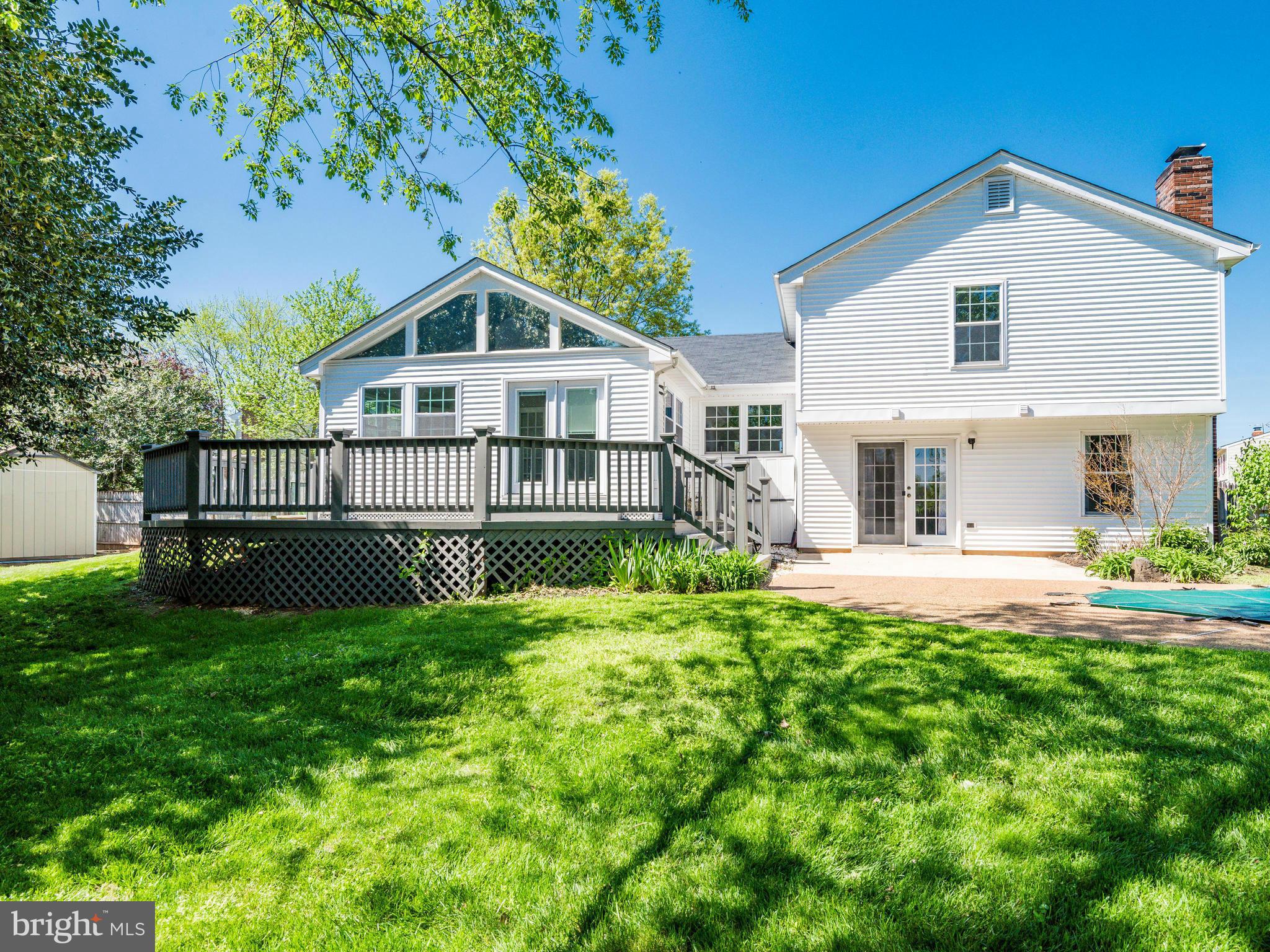 CRESTBROOK - Residential