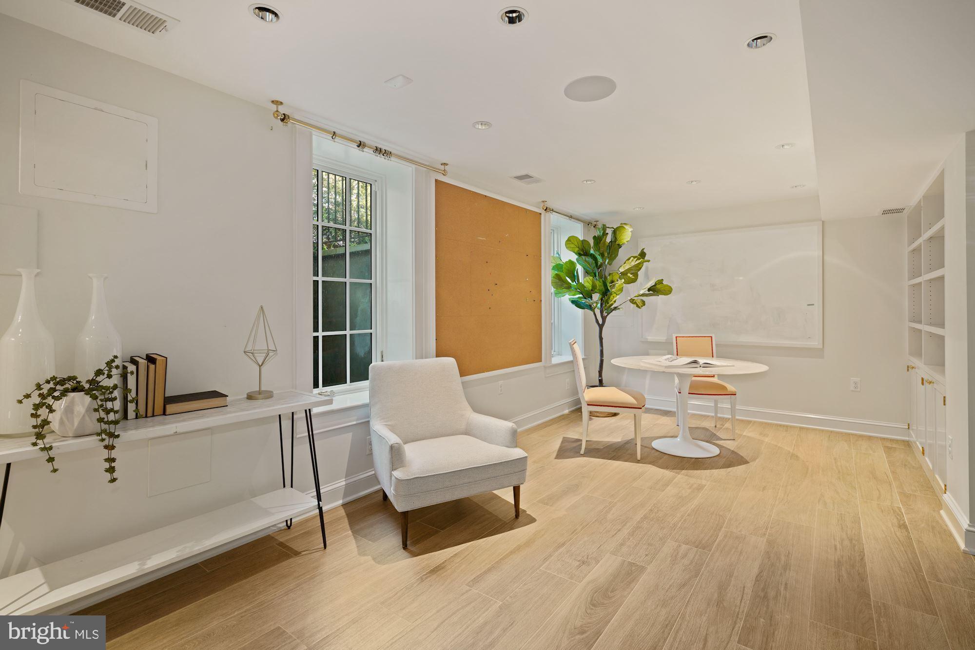 CLEVELAND PARK - Residential