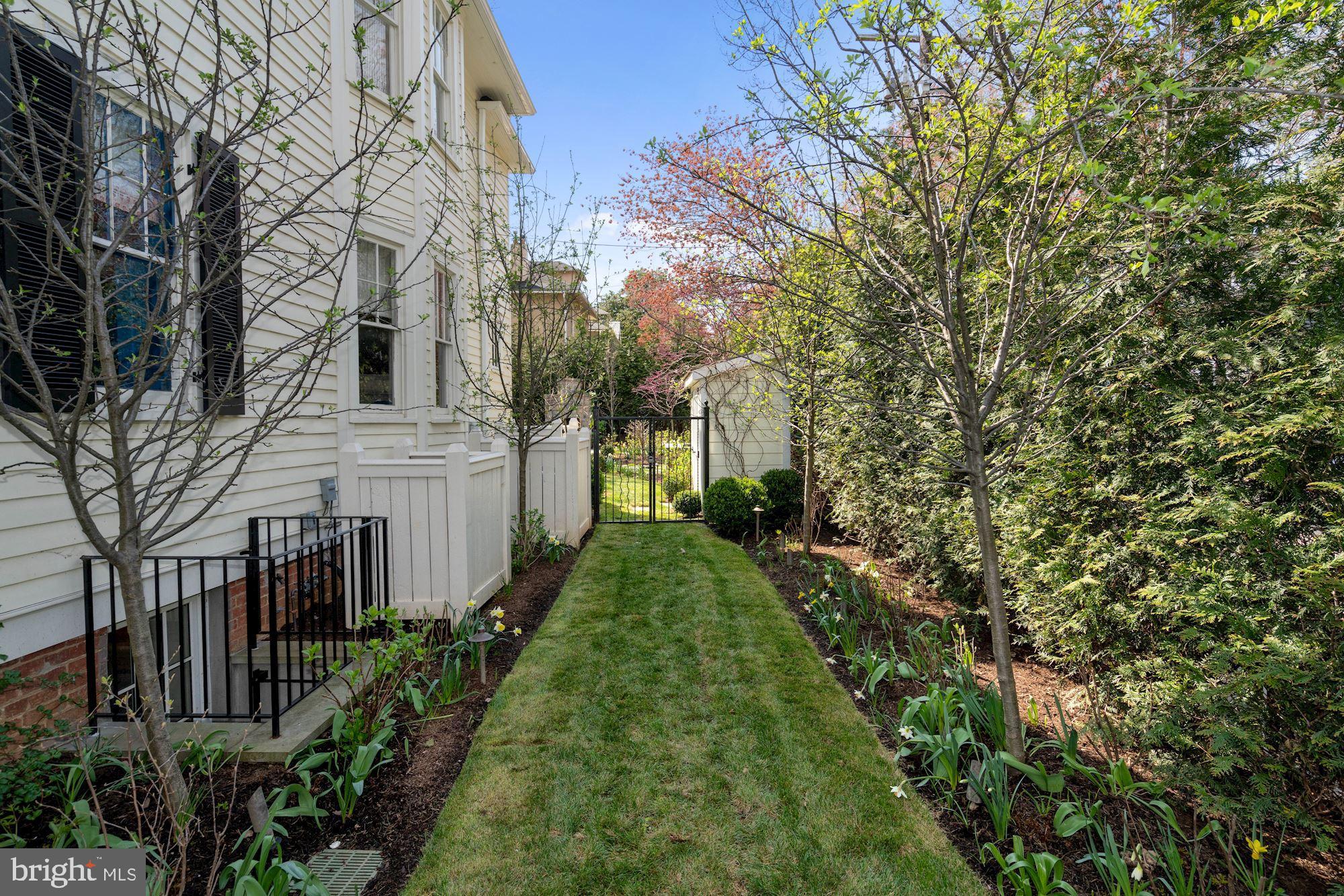 CLEVELAND PARK - Residential