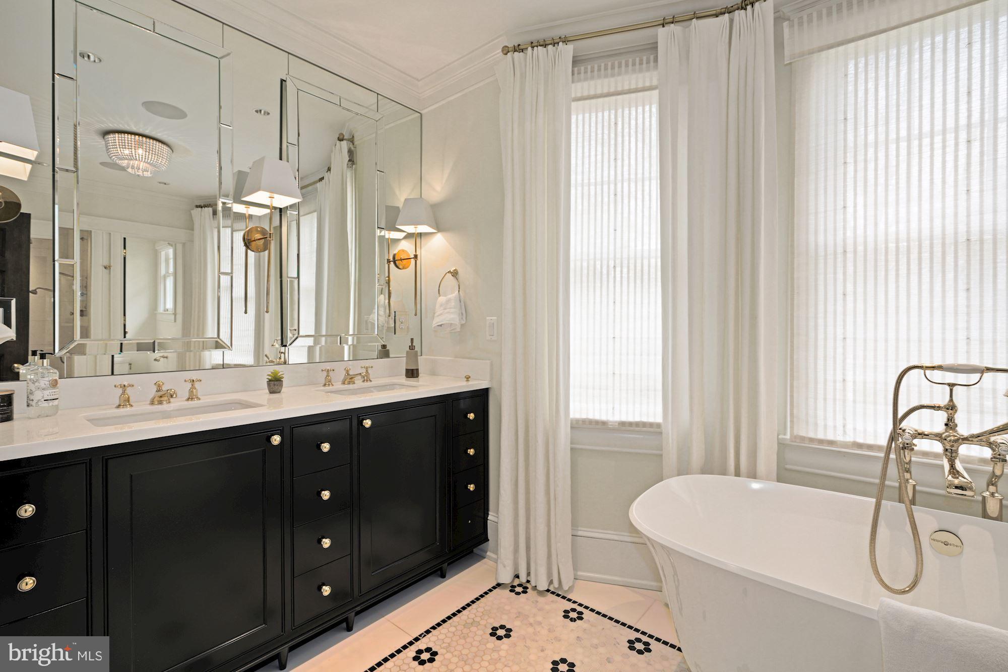 CLEVELAND PARK - Residential