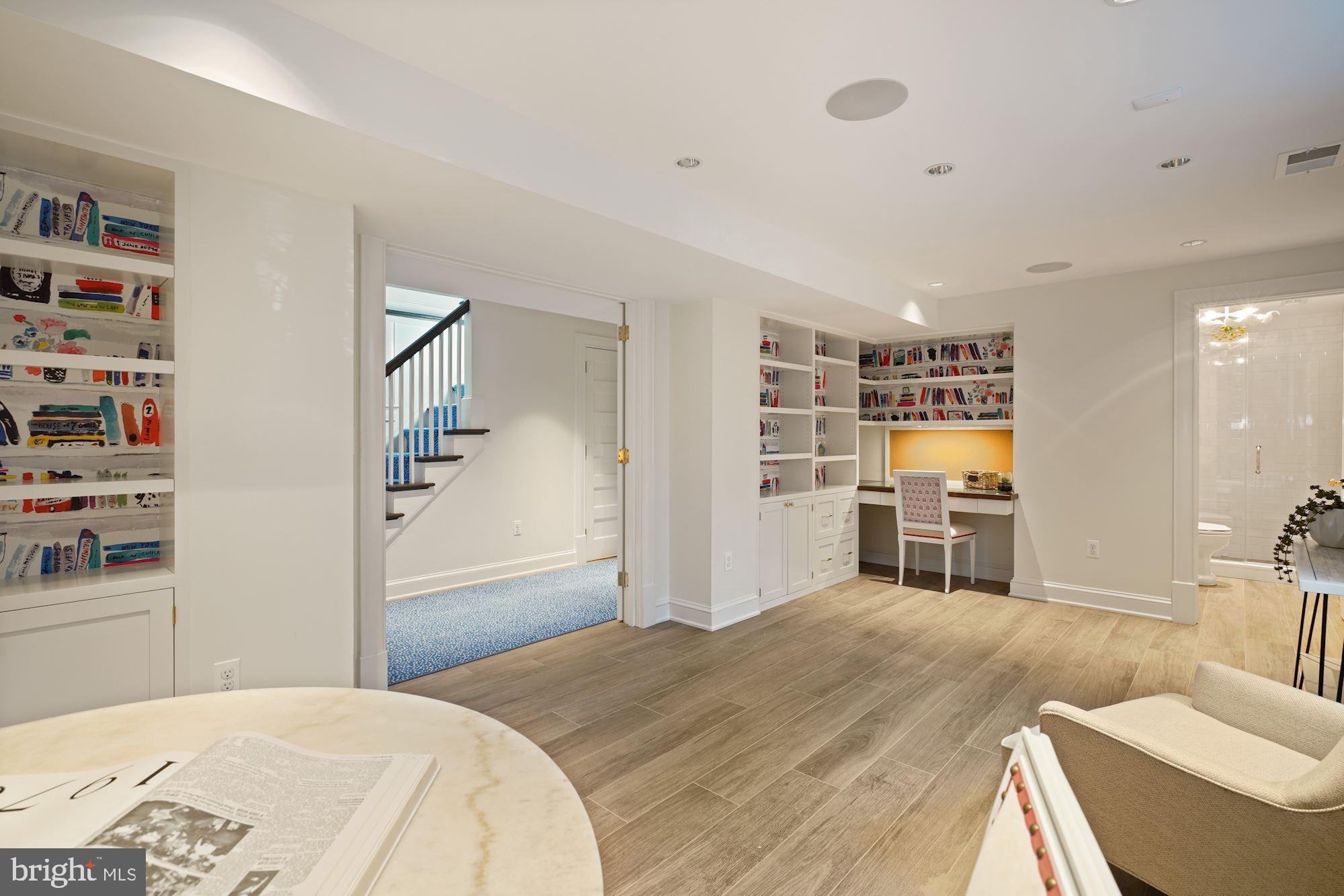 CLEVELAND PARK - Residential
