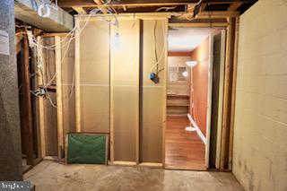 CONN AVE PARK - Residential Lease