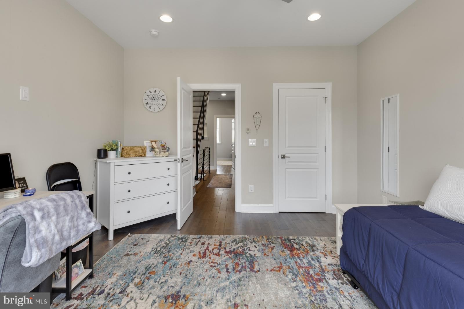 KENSINGTON - Residential Lease