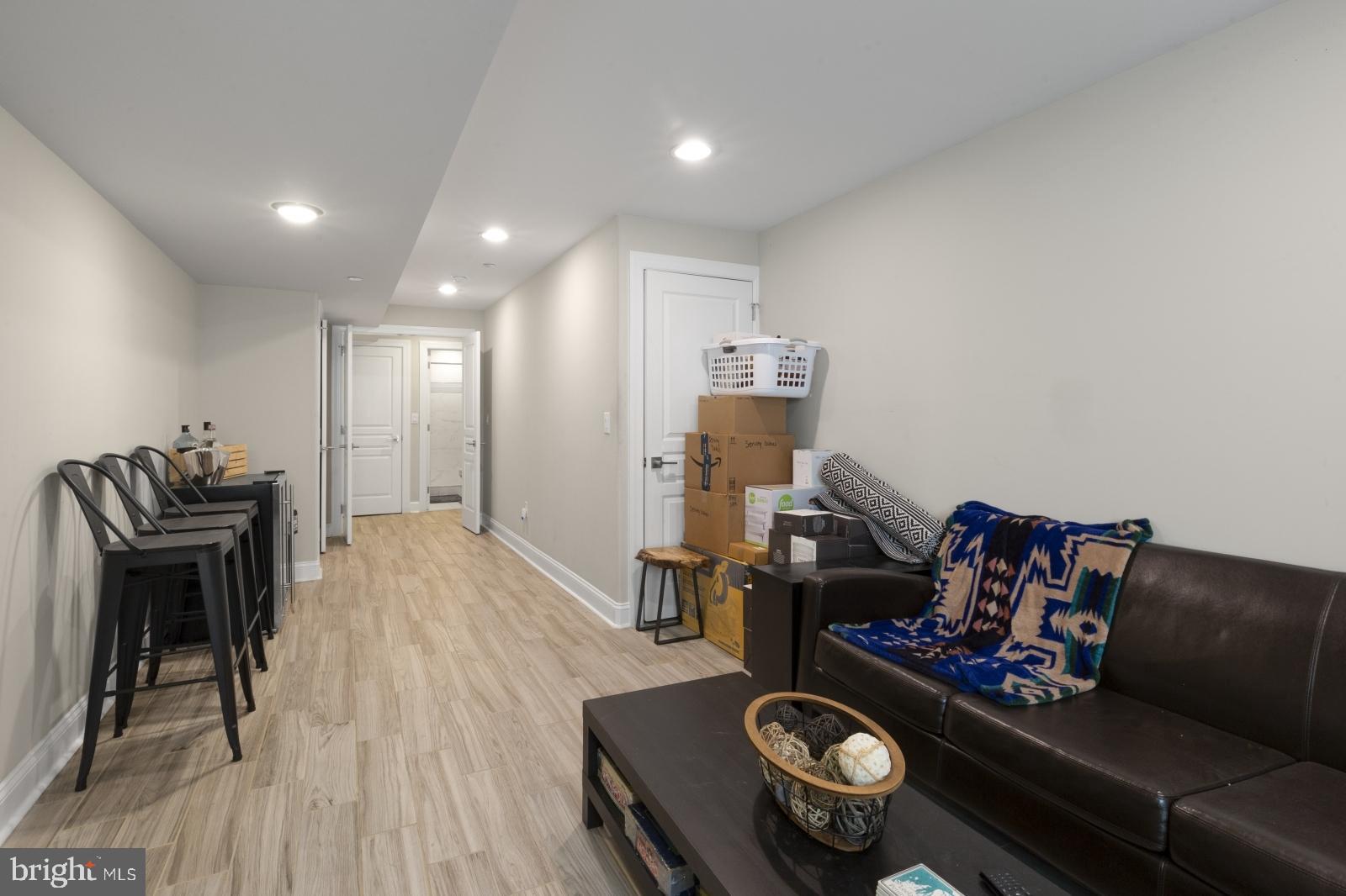 KENSINGTON - Residential Lease