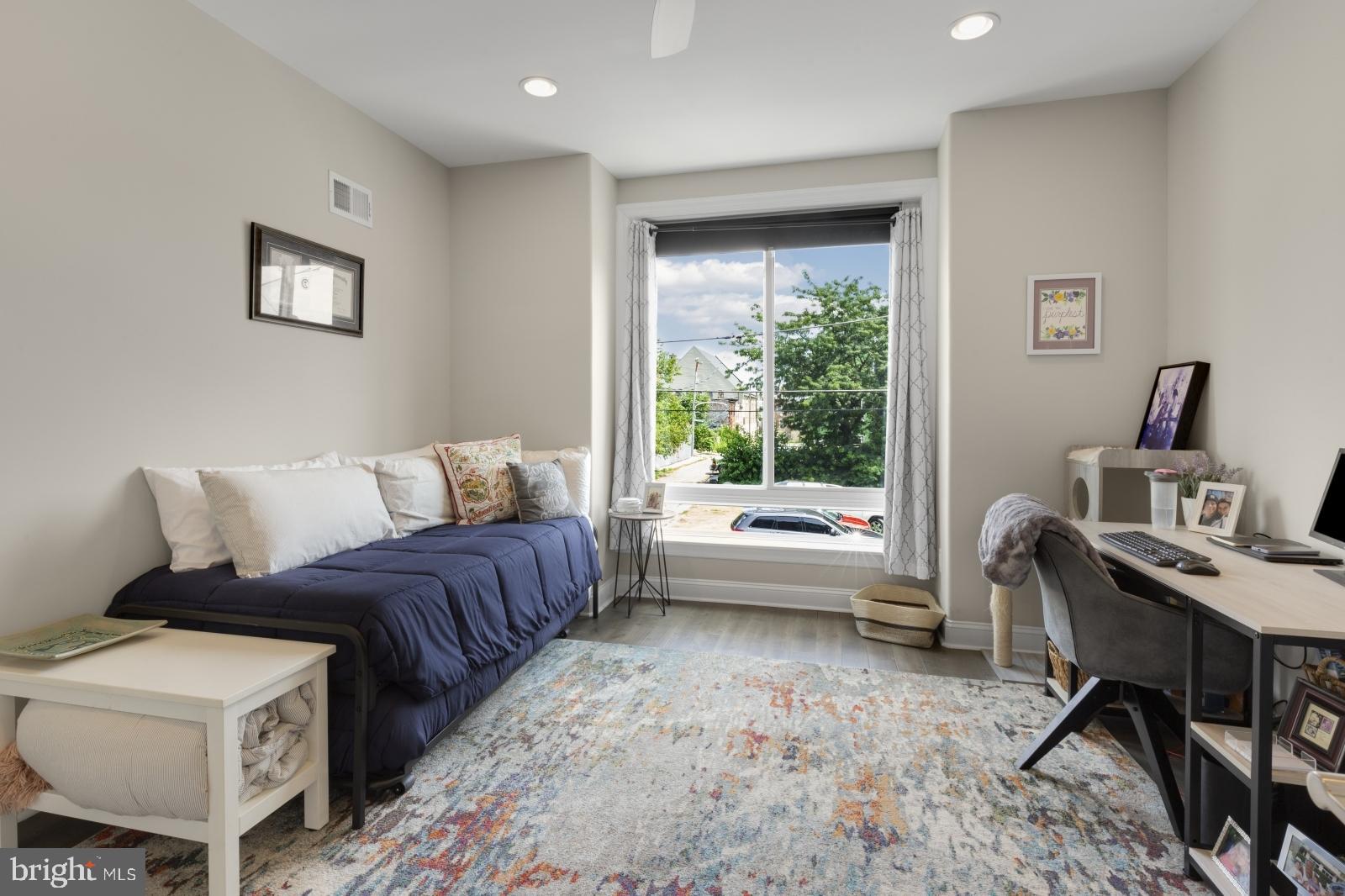 KENSINGTON - Residential Lease