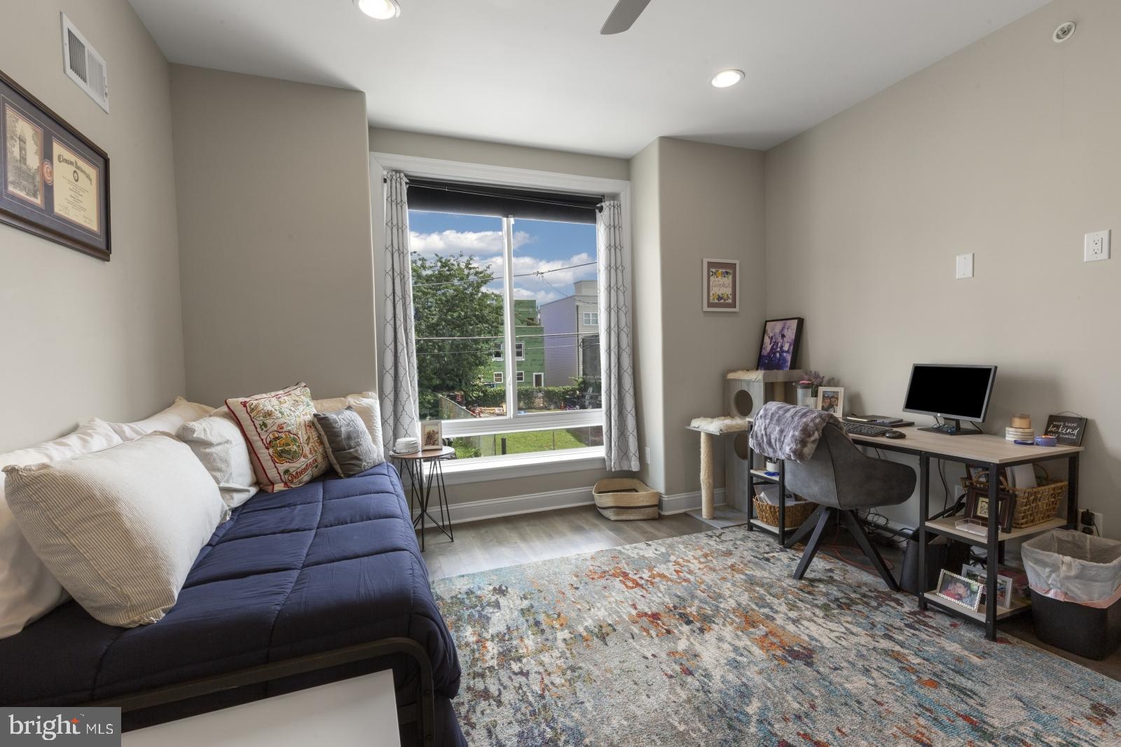 KENSINGTON - Residential Lease