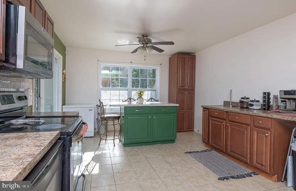 Rio Grande, New Jersey 08242, United States, 3 Bedrooms Bedrooms, ,2 BathroomsBathrooms,Residential,Active,84739