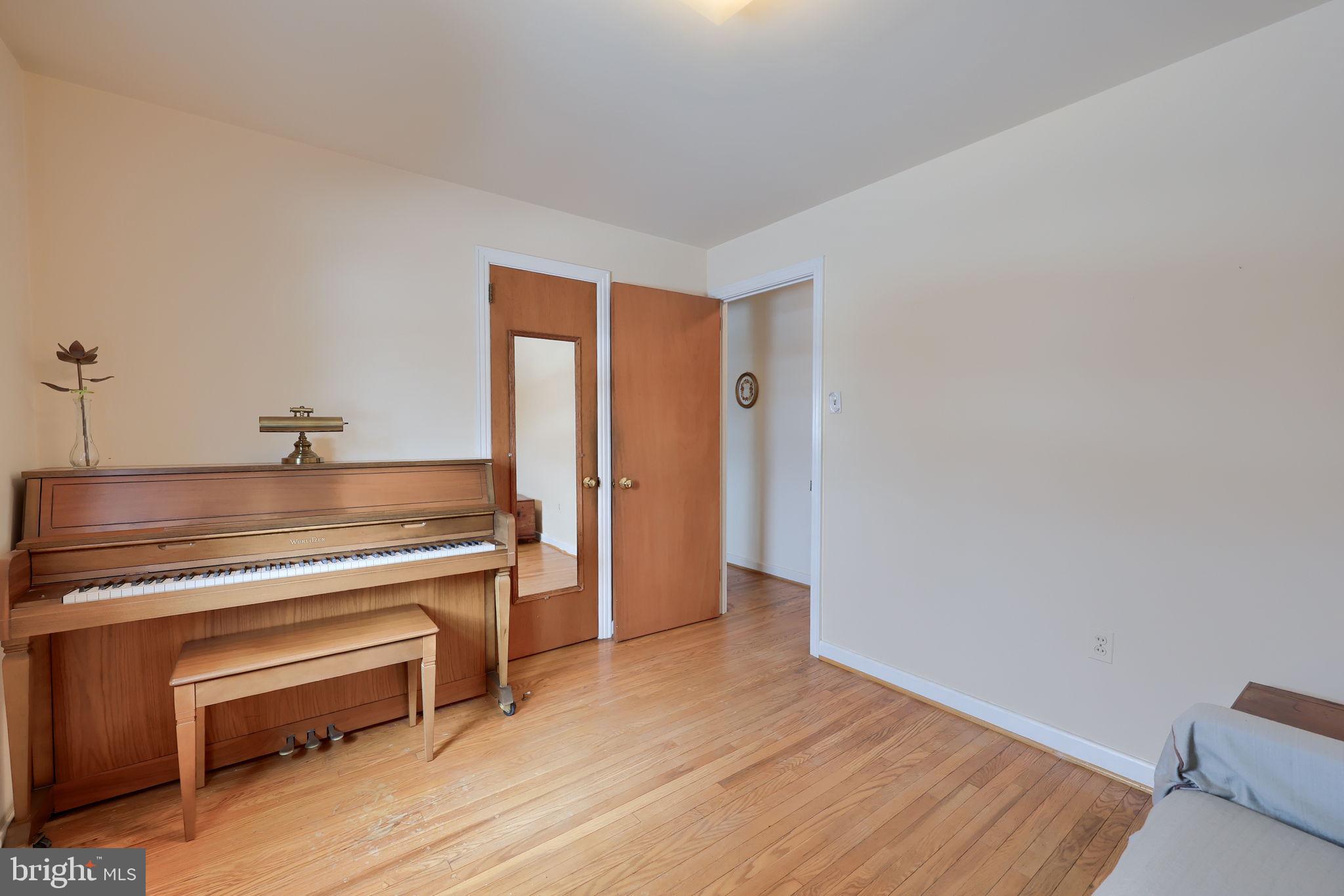 SHAARON PARK - Residential