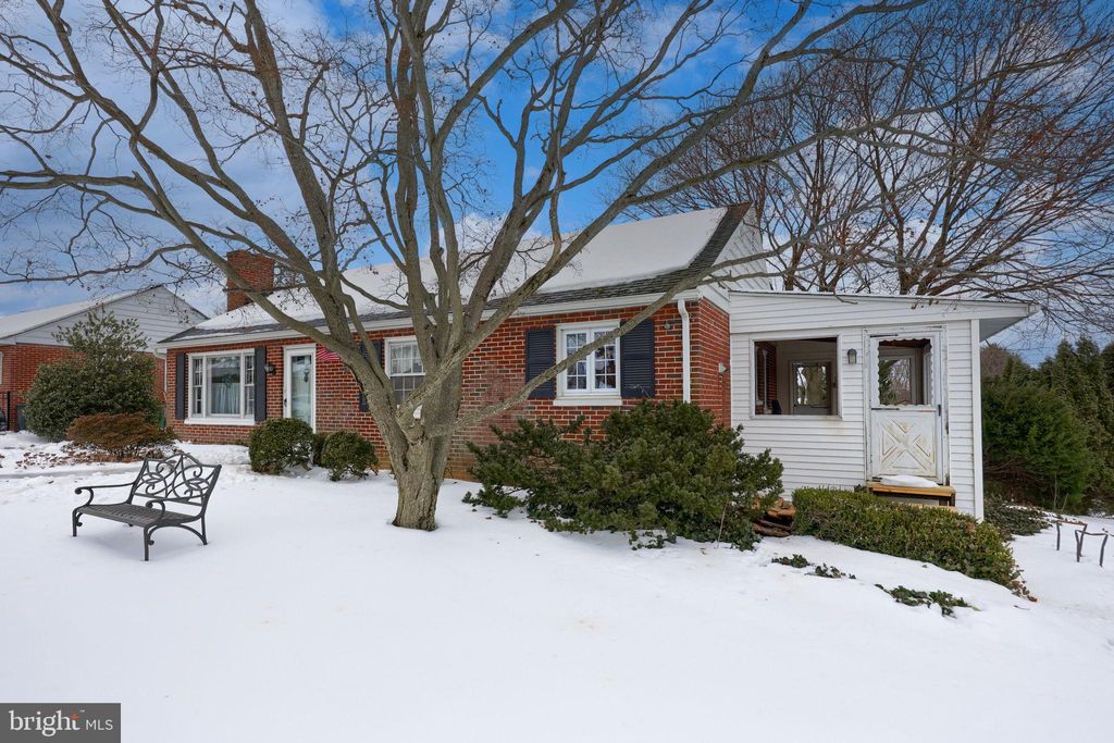 Photo of 2120 Shaaron Drive, LANCASTER, PA 17601 (MLS # PALA2083378)