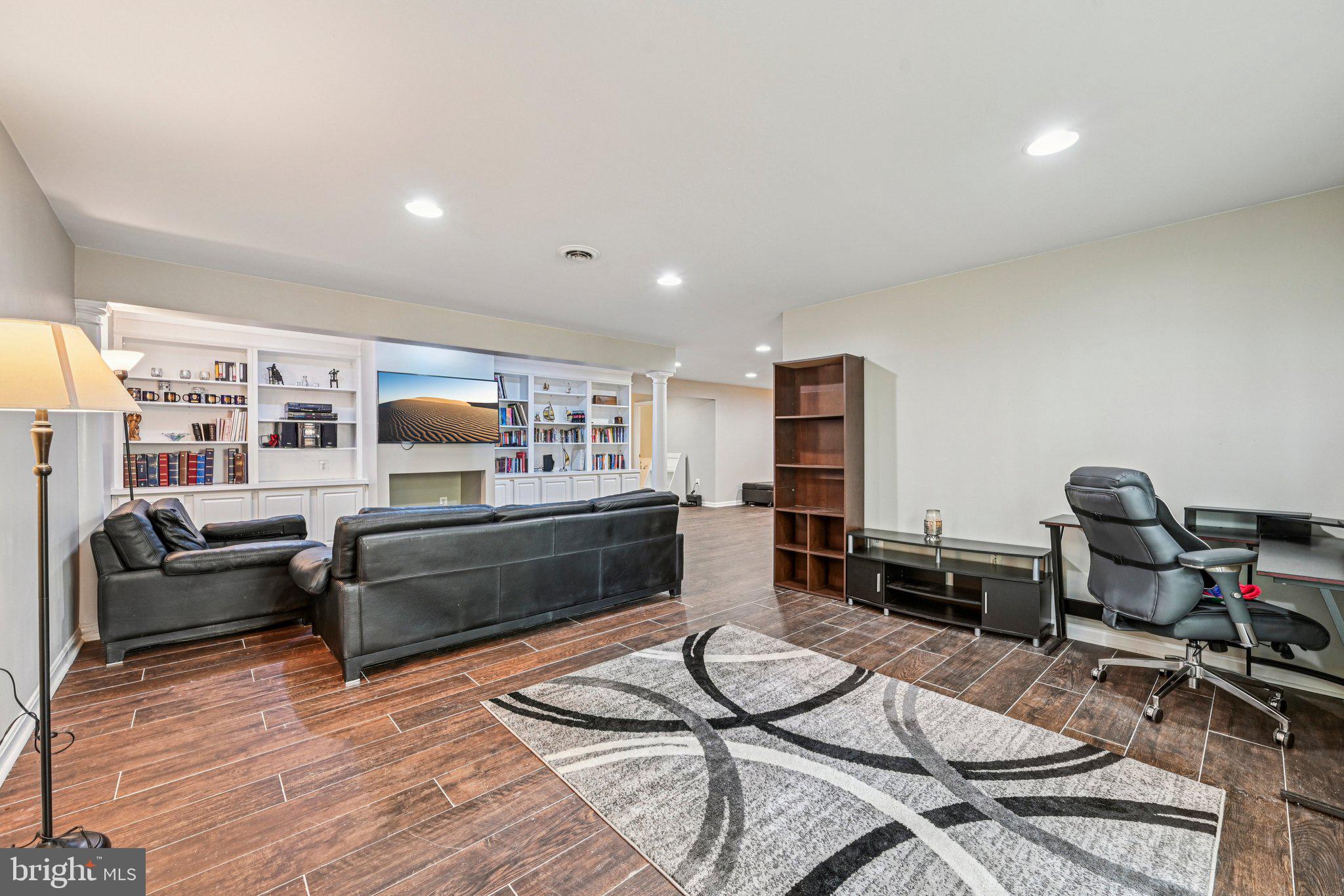 CRESCENT RIDGE - Residential