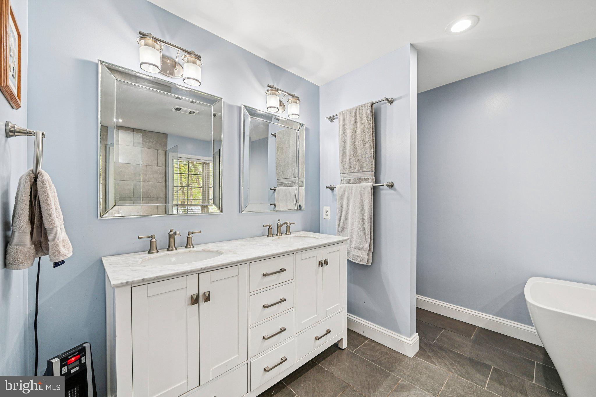 CRESCENT RIDGE - Residential