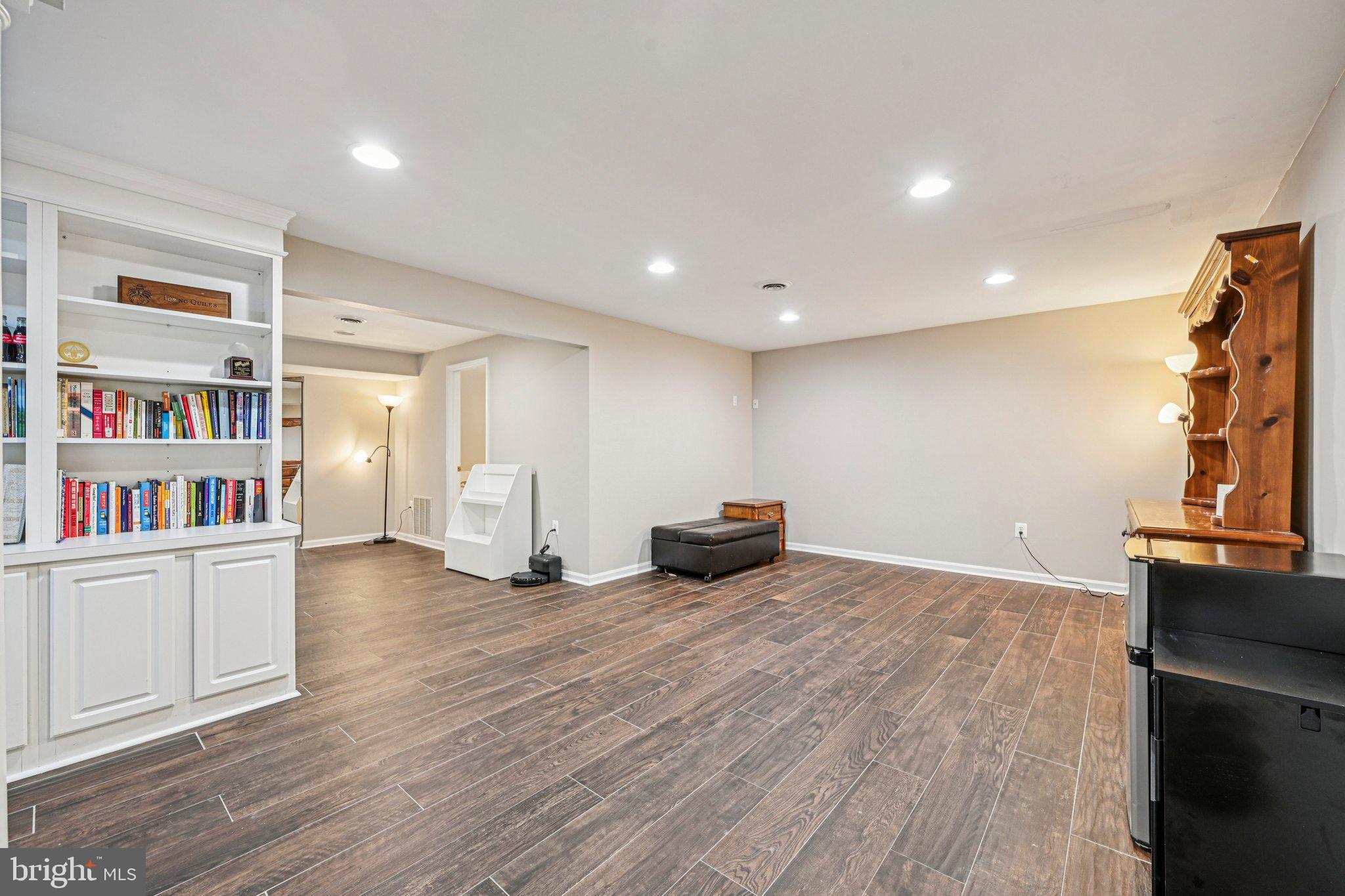 CRESCENT RIDGE - Residential