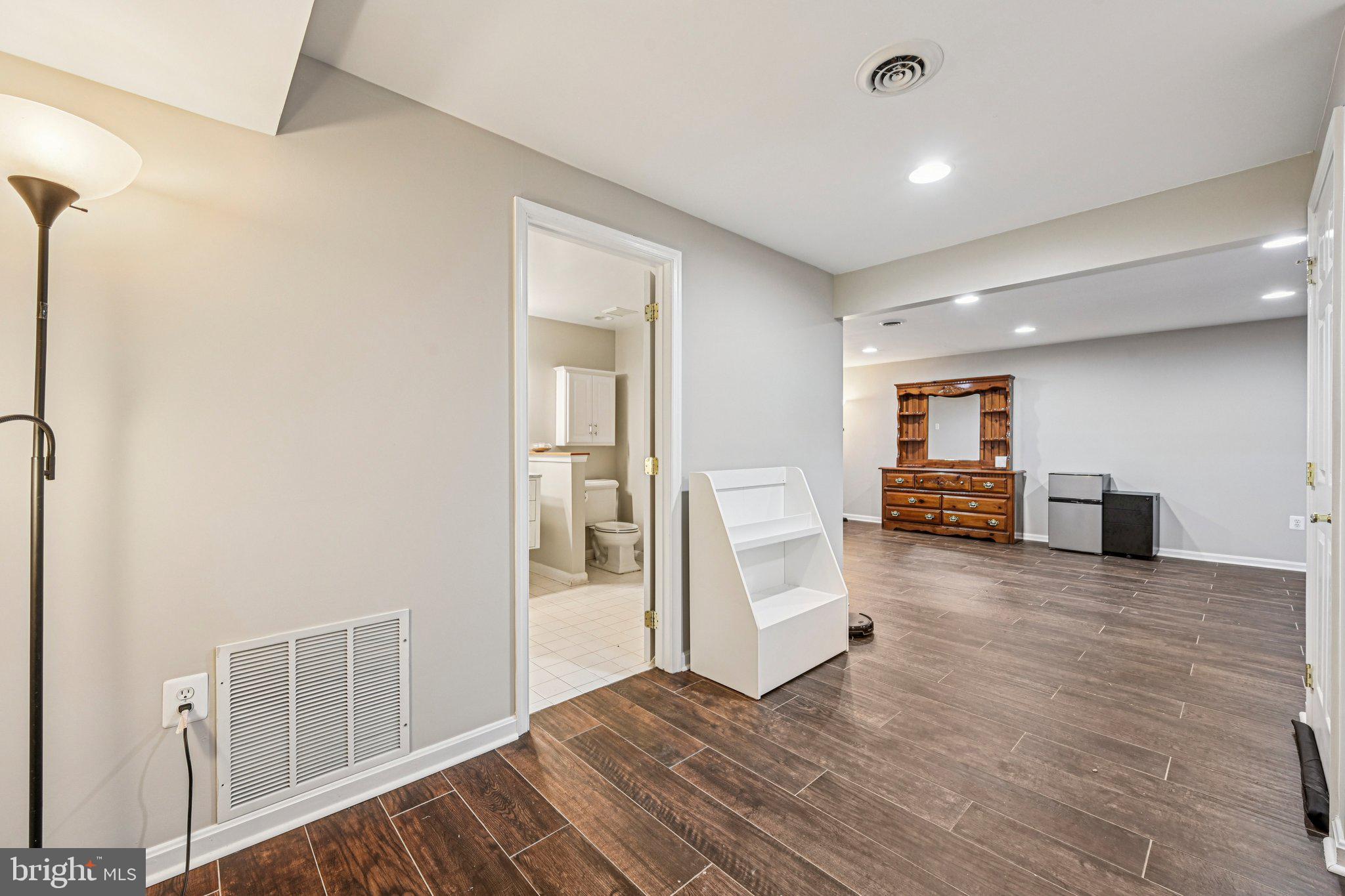 CRESCENT RIDGE - Residential