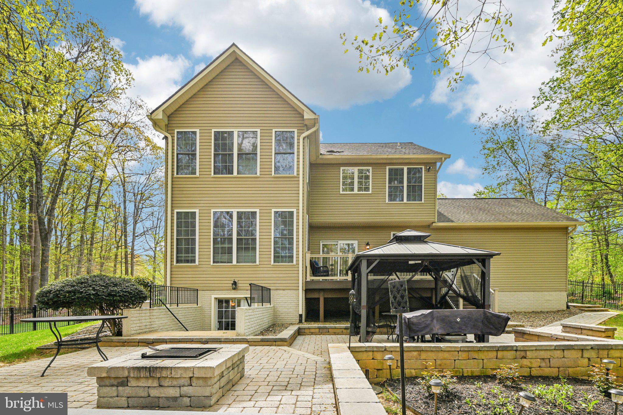 CRESCENT RIDGE - Residential