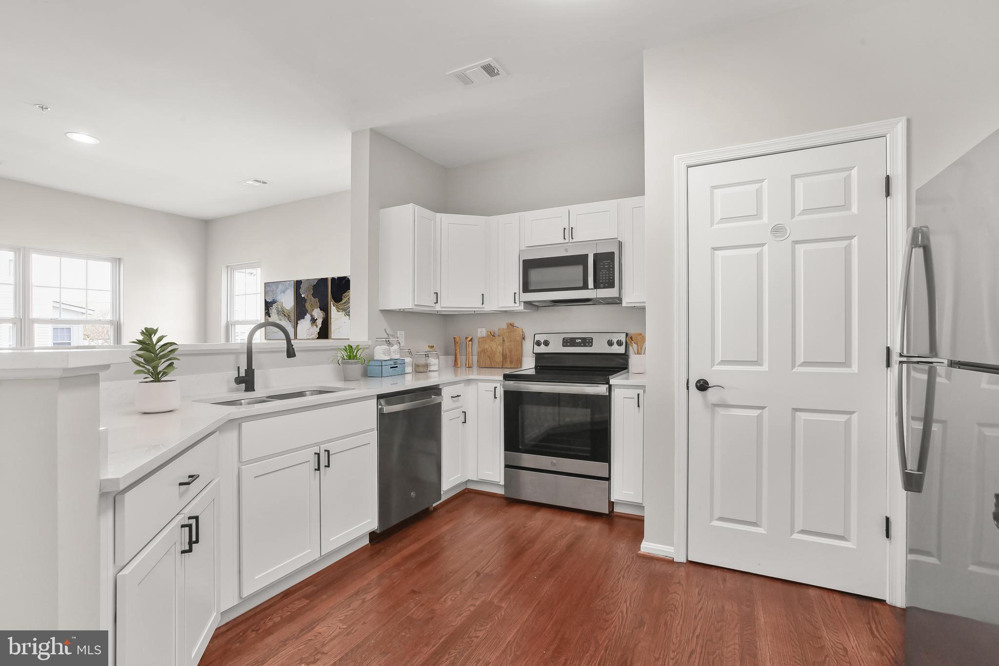 WINDSOR CROSSING - Residential