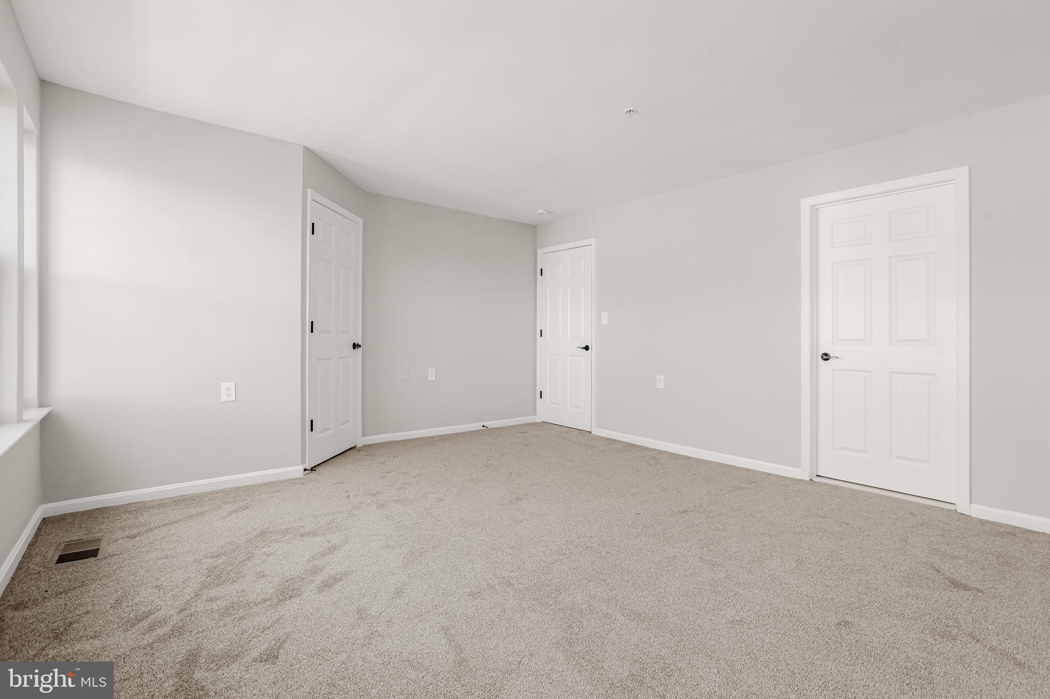 WINDSOR CROSSING - Residential