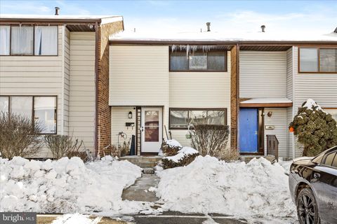 61 COVINGTON DRIVE EAST WINDSOR NJ 08520