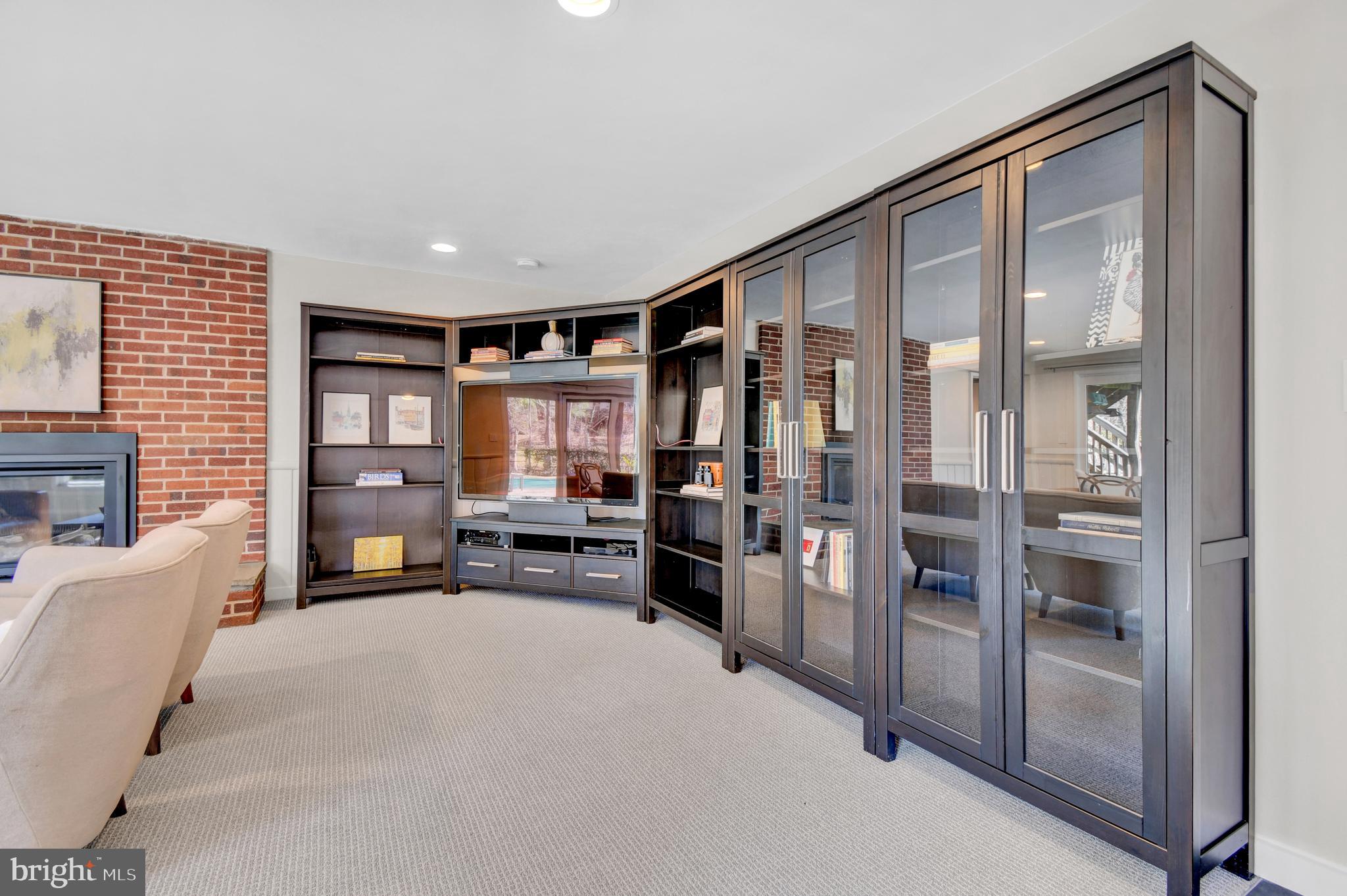 KENWOOD PARK - Residential