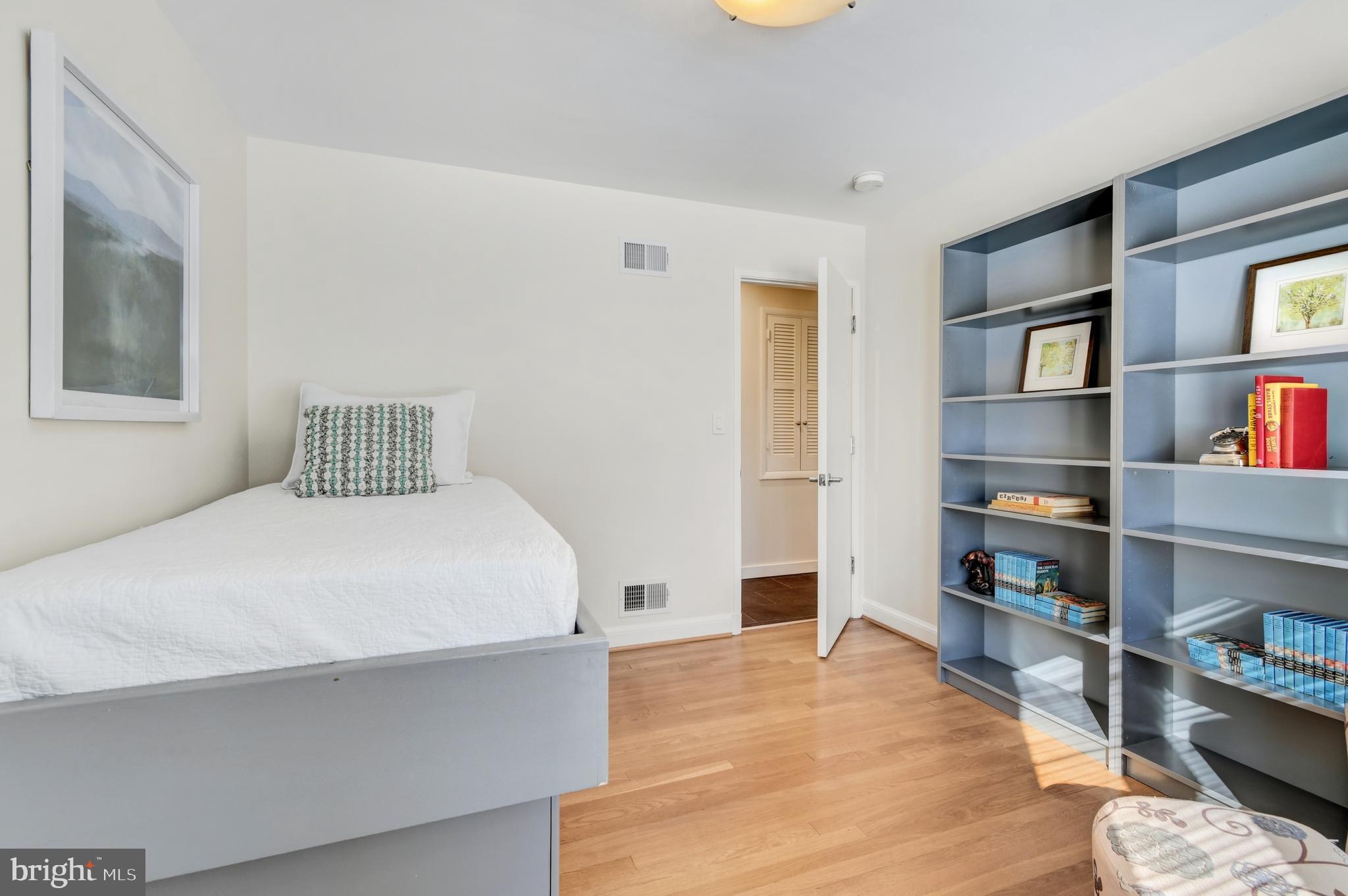 KENWOOD PARK - Residential