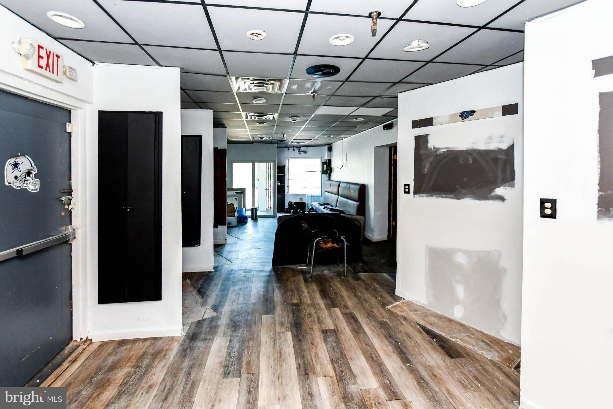 FAIRMOUNT HEIGHTS - Commercial Lease