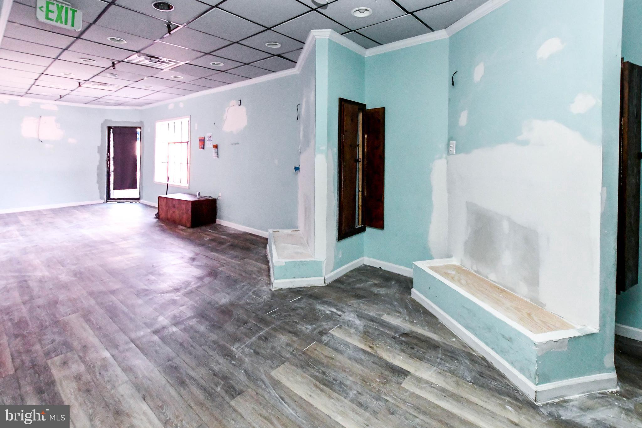 FAIRMOUNT HEIGHTS - Commercial Lease