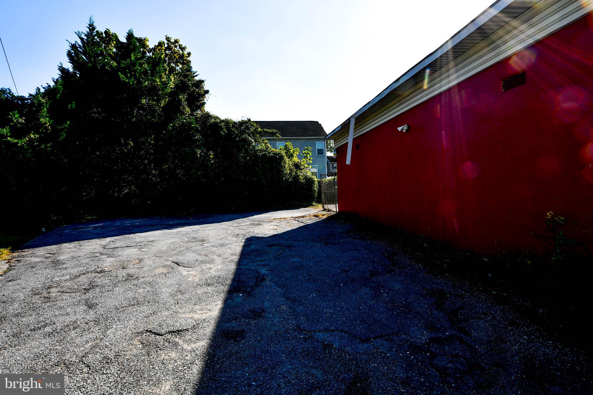 FAIRMOUNT HEIGHTS - Commercial Lease