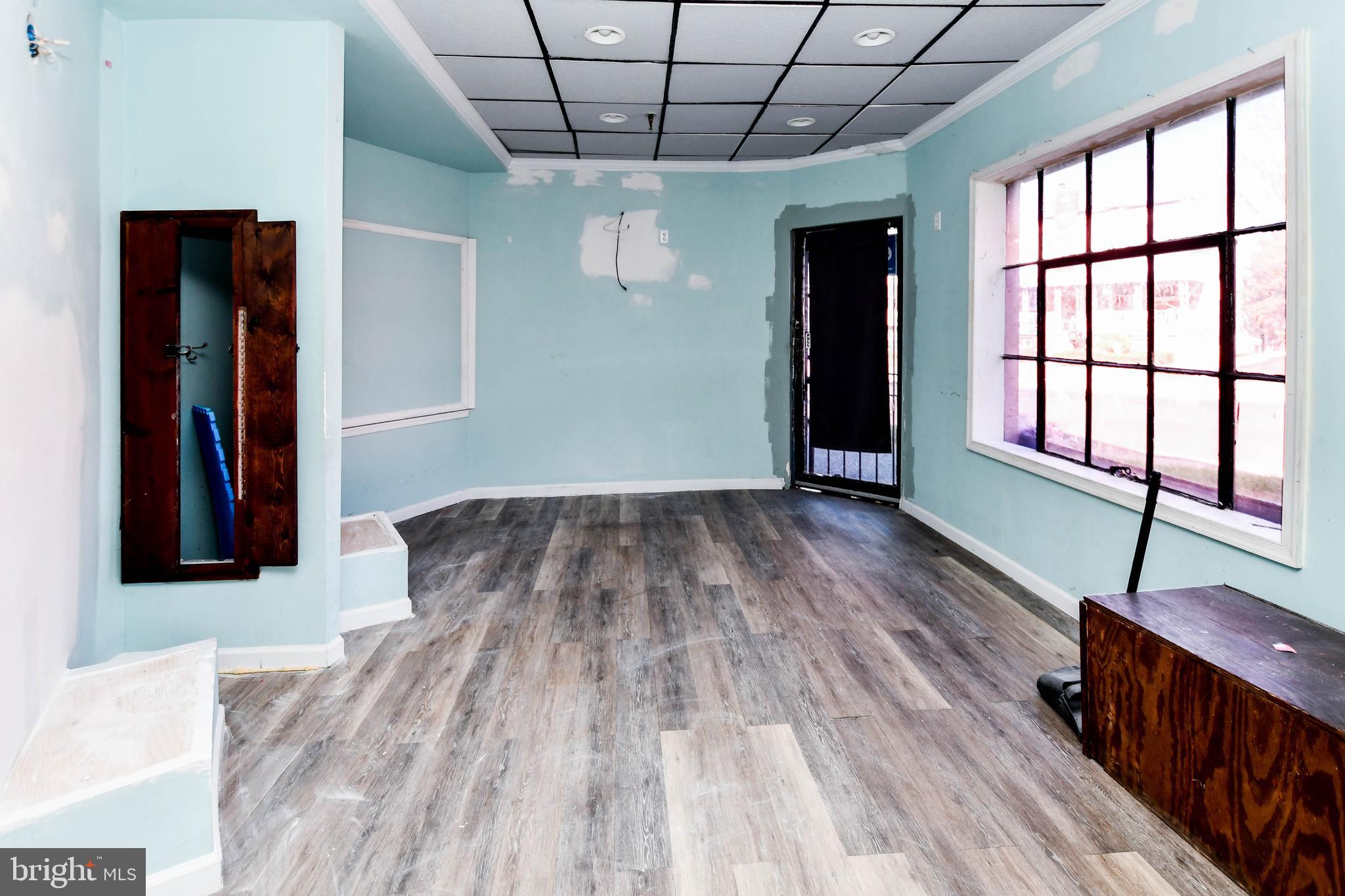 FAIRMOUNT HEIGHTS - Commercial Lease