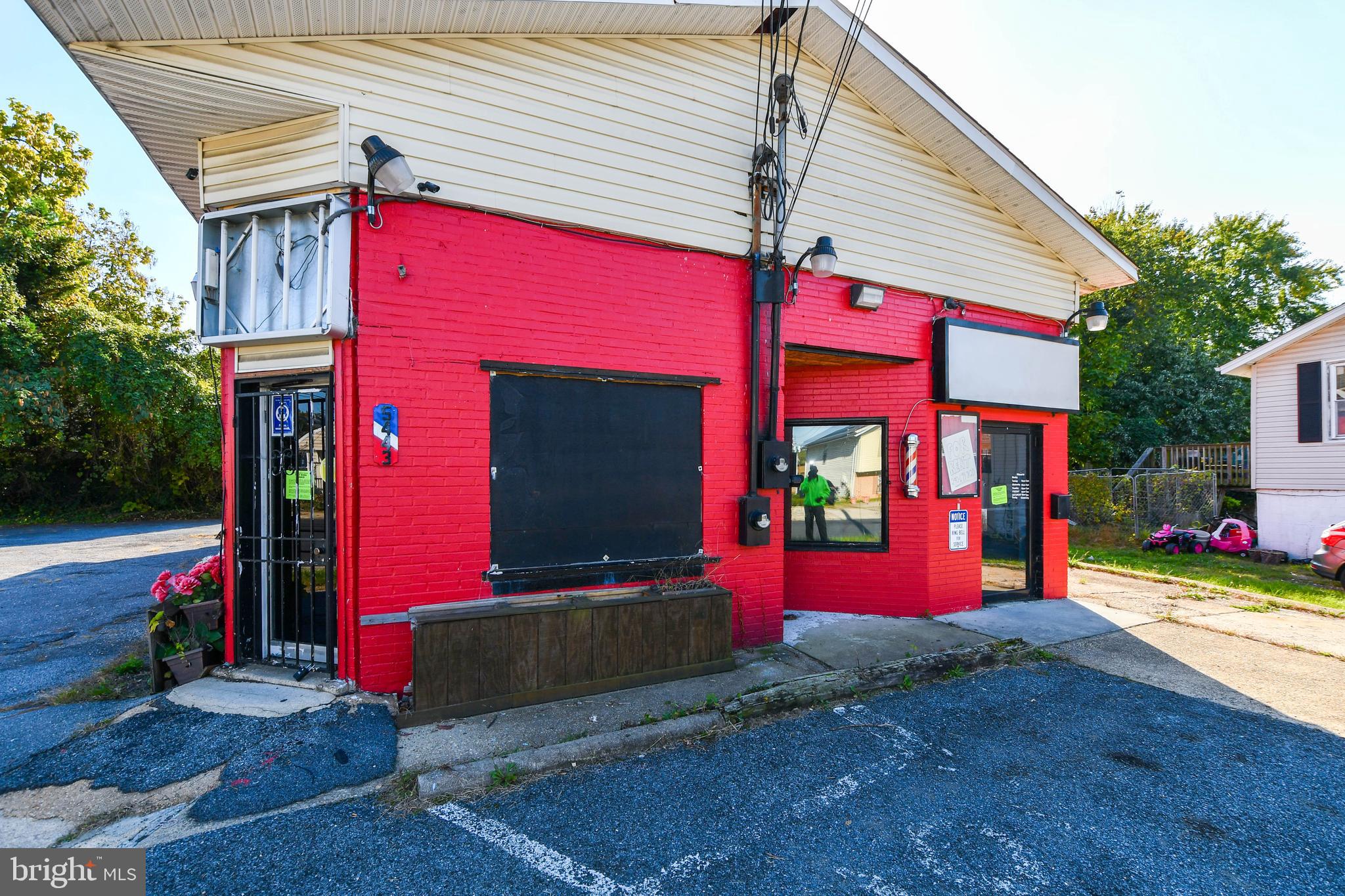 FAIRMOUNT HEIGHTS - Commercial Lease