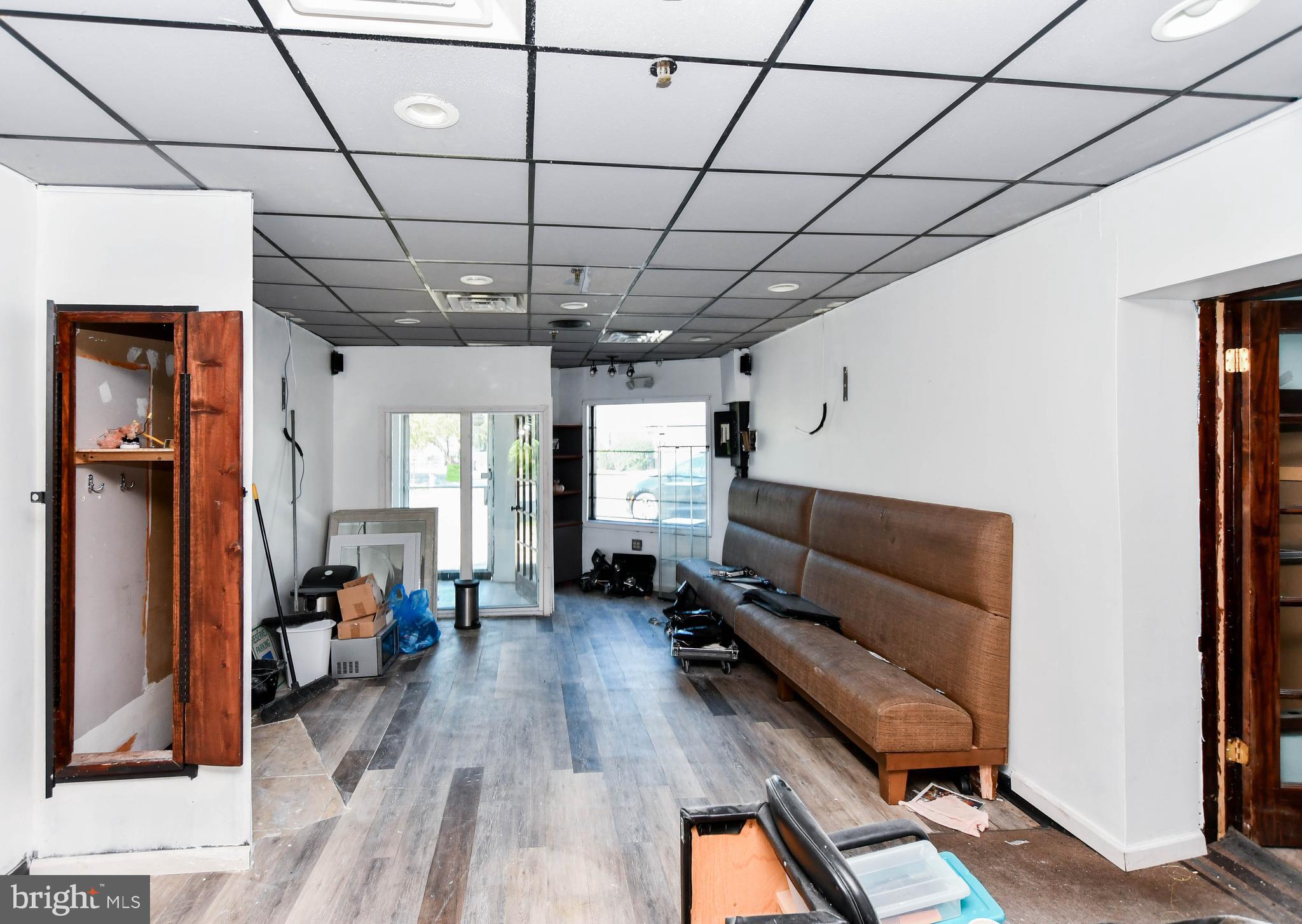 FAIRMOUNT HEIGHTS - Commercial Lease