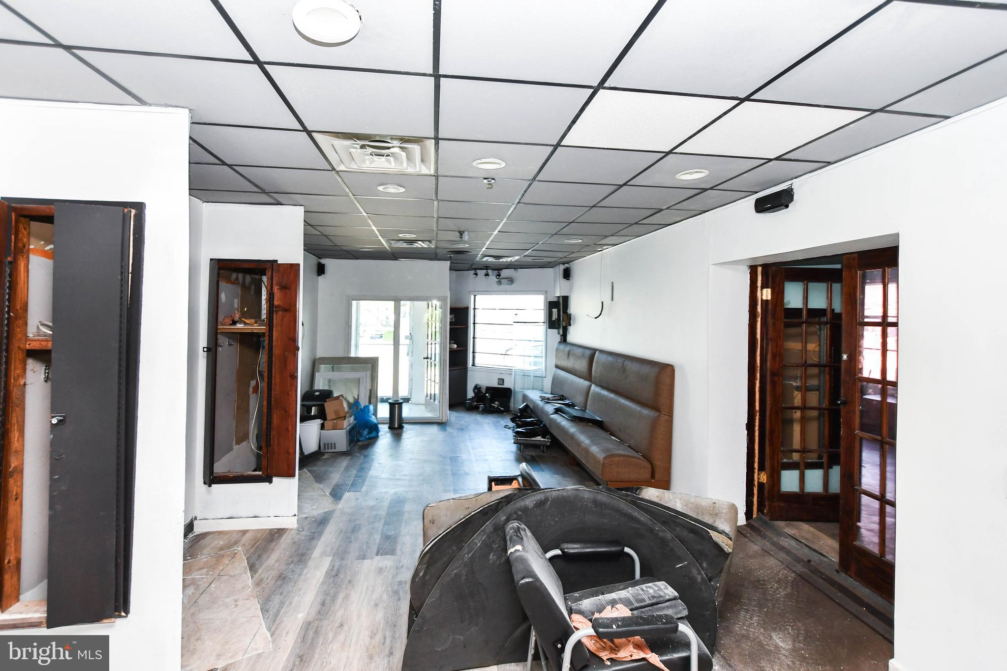 FAIRMOUNT HEIGHTS - Commercial Lease