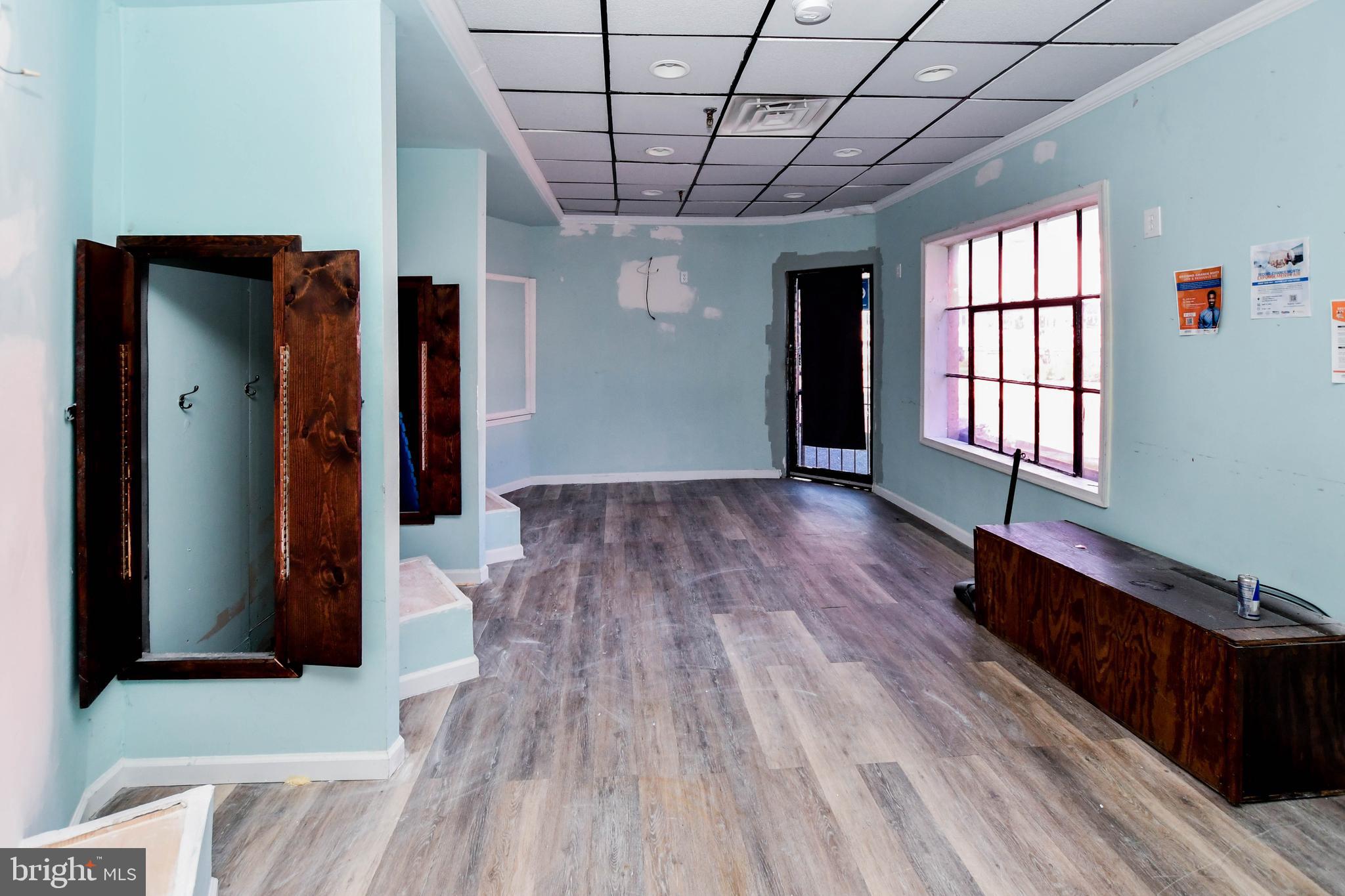 FAIRMOUNT HEIGHTS - Commercial Lease