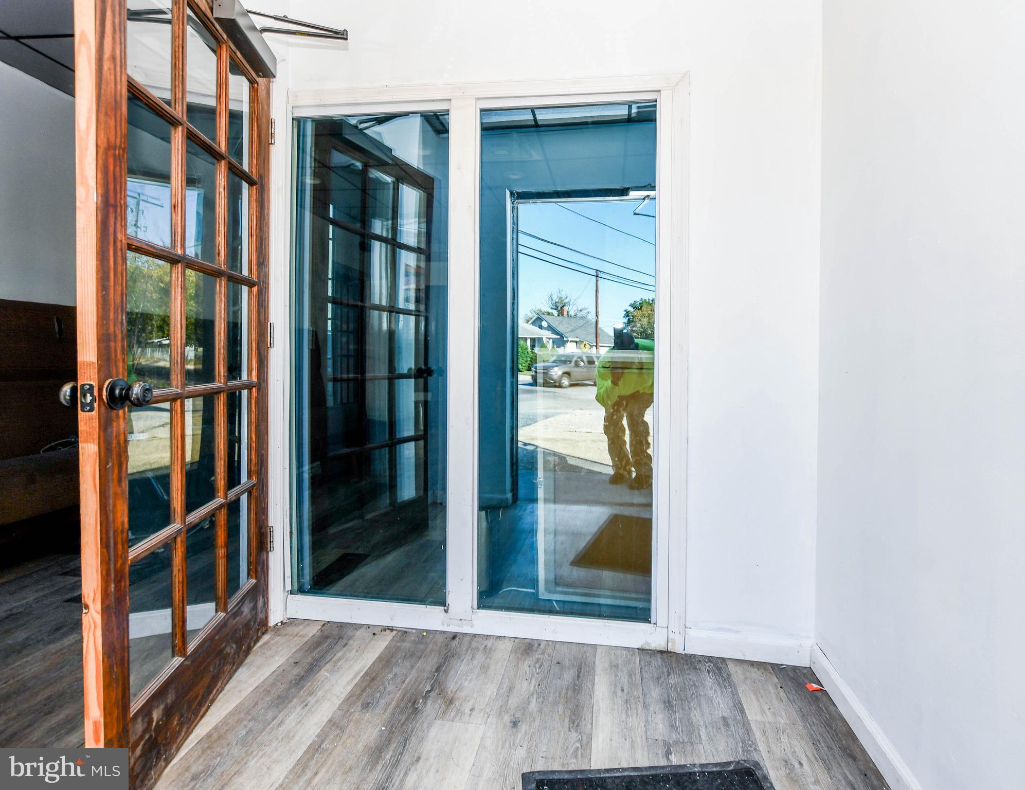 FAIRMOUNT HEIGHTS - Commercial Lease