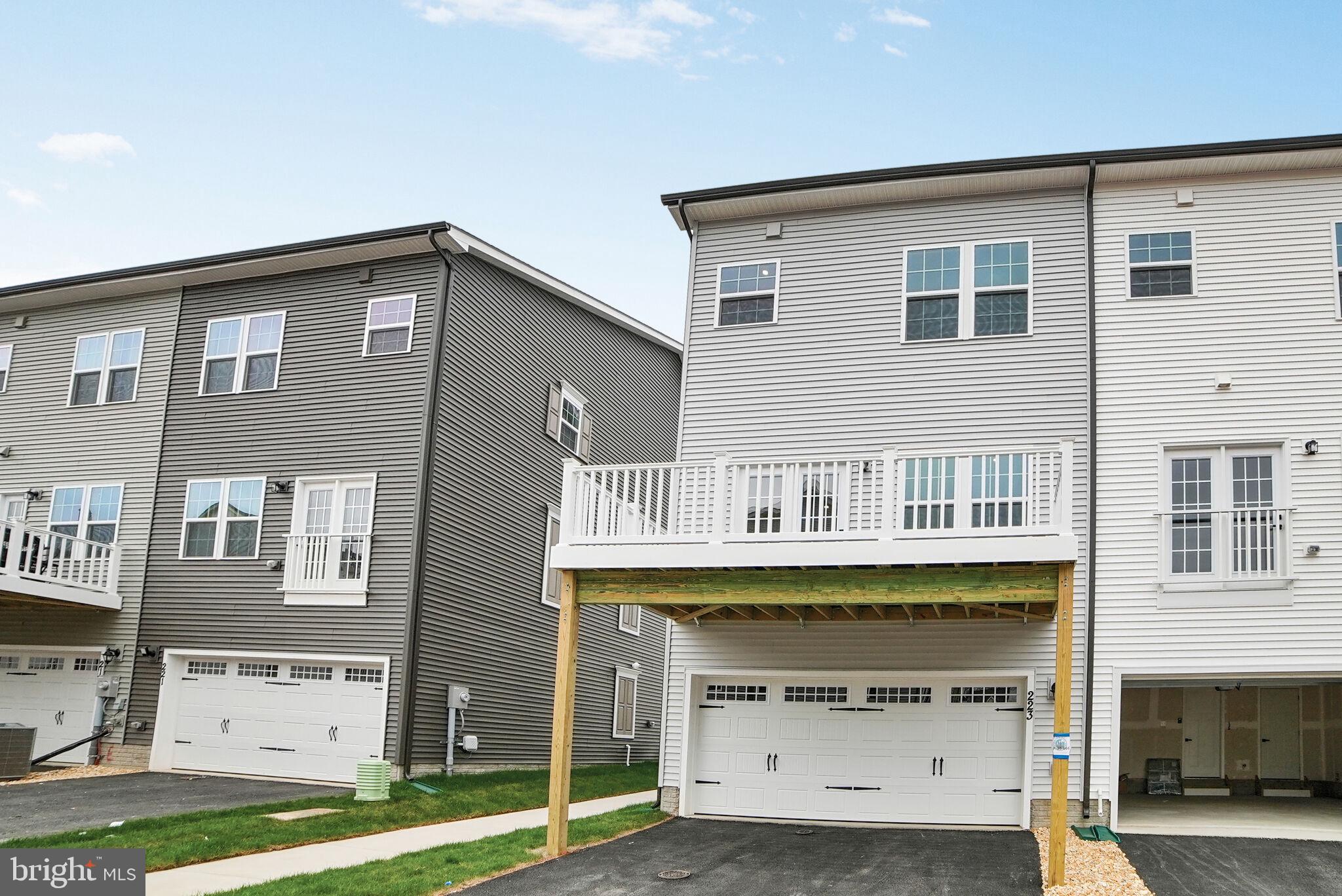 BELLE AIR TOWNHOMES - Residential Lease