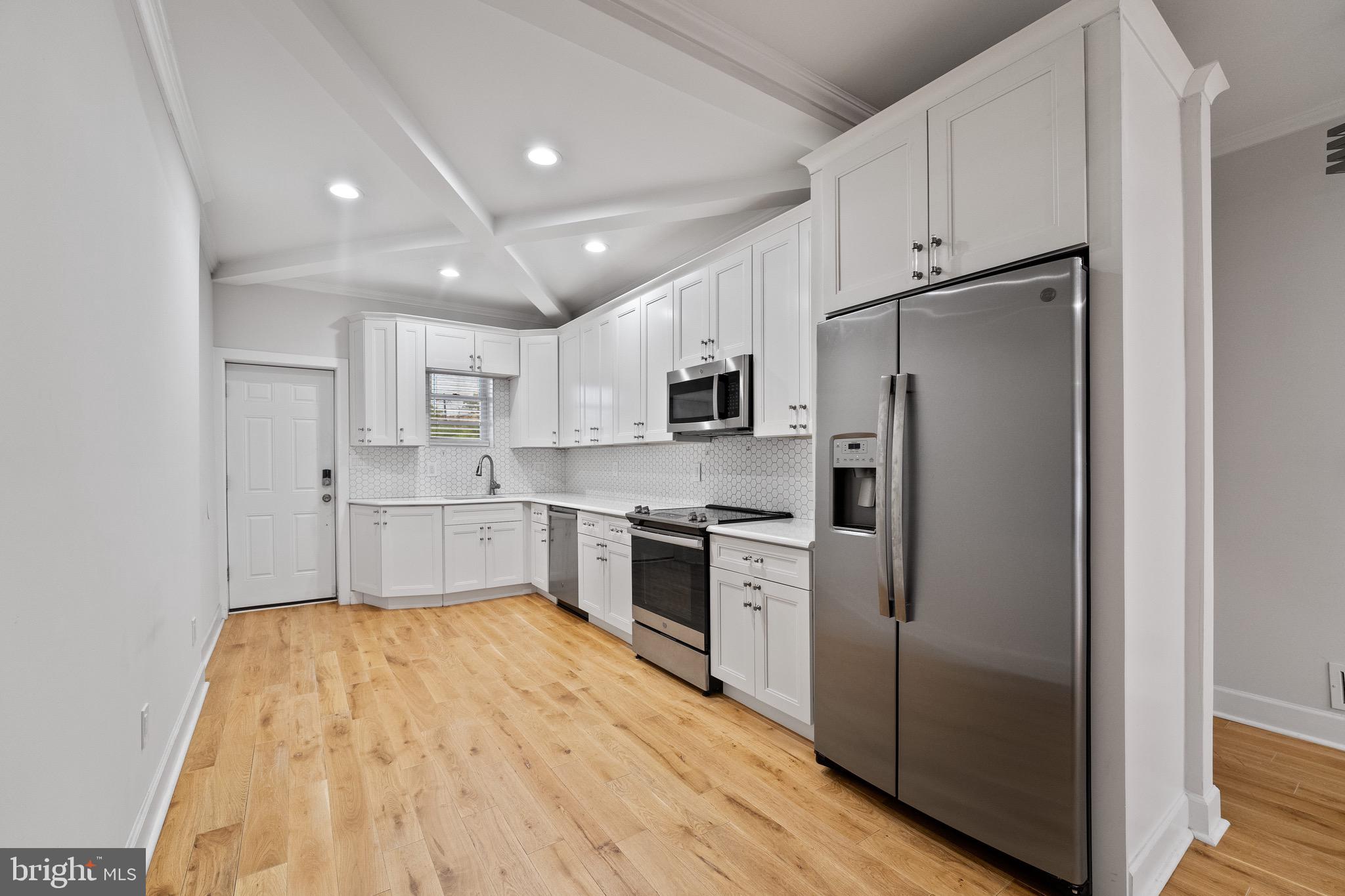 BROADWAY EAST - Residential Lease