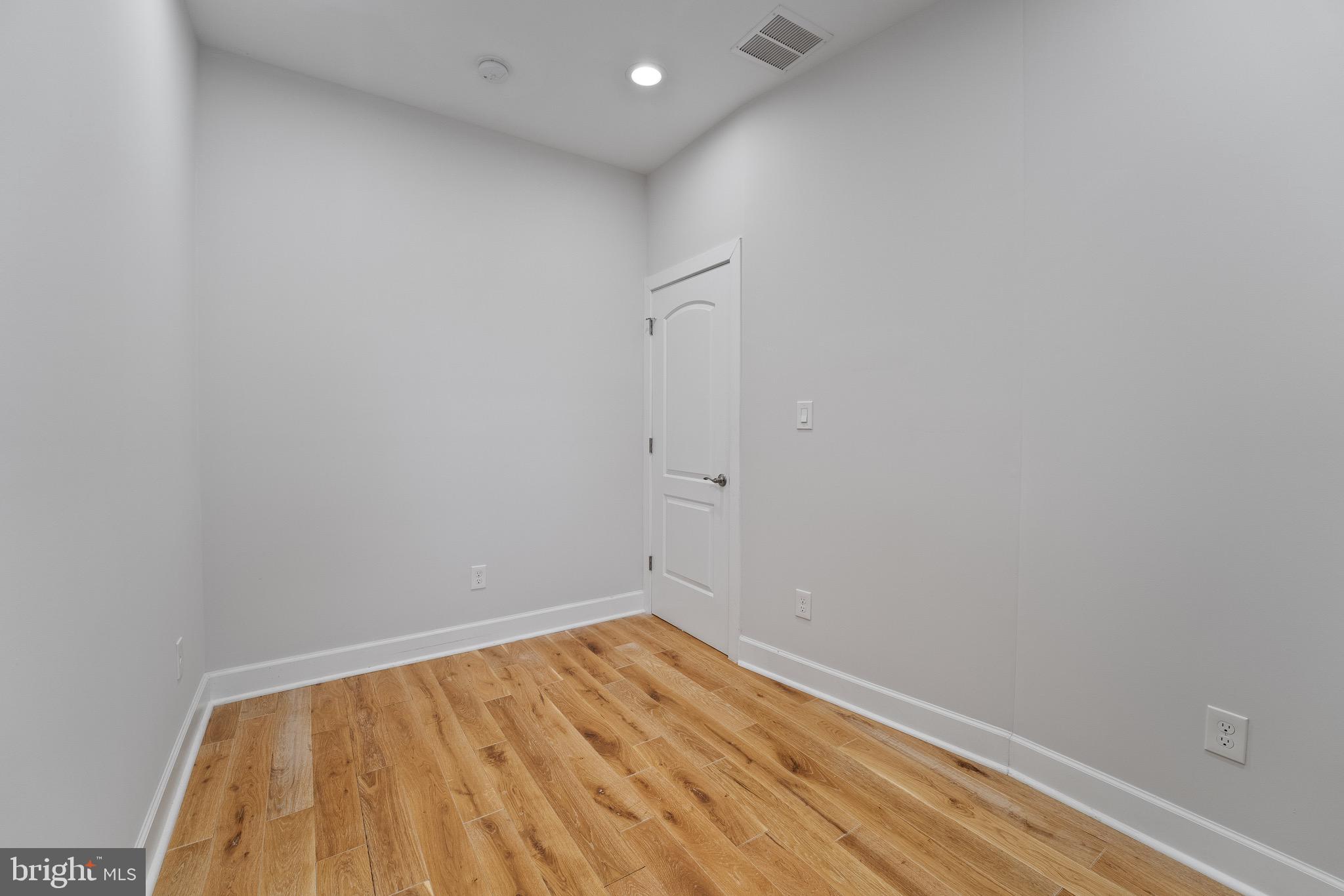 BROADWAY EAST - Residential Lease