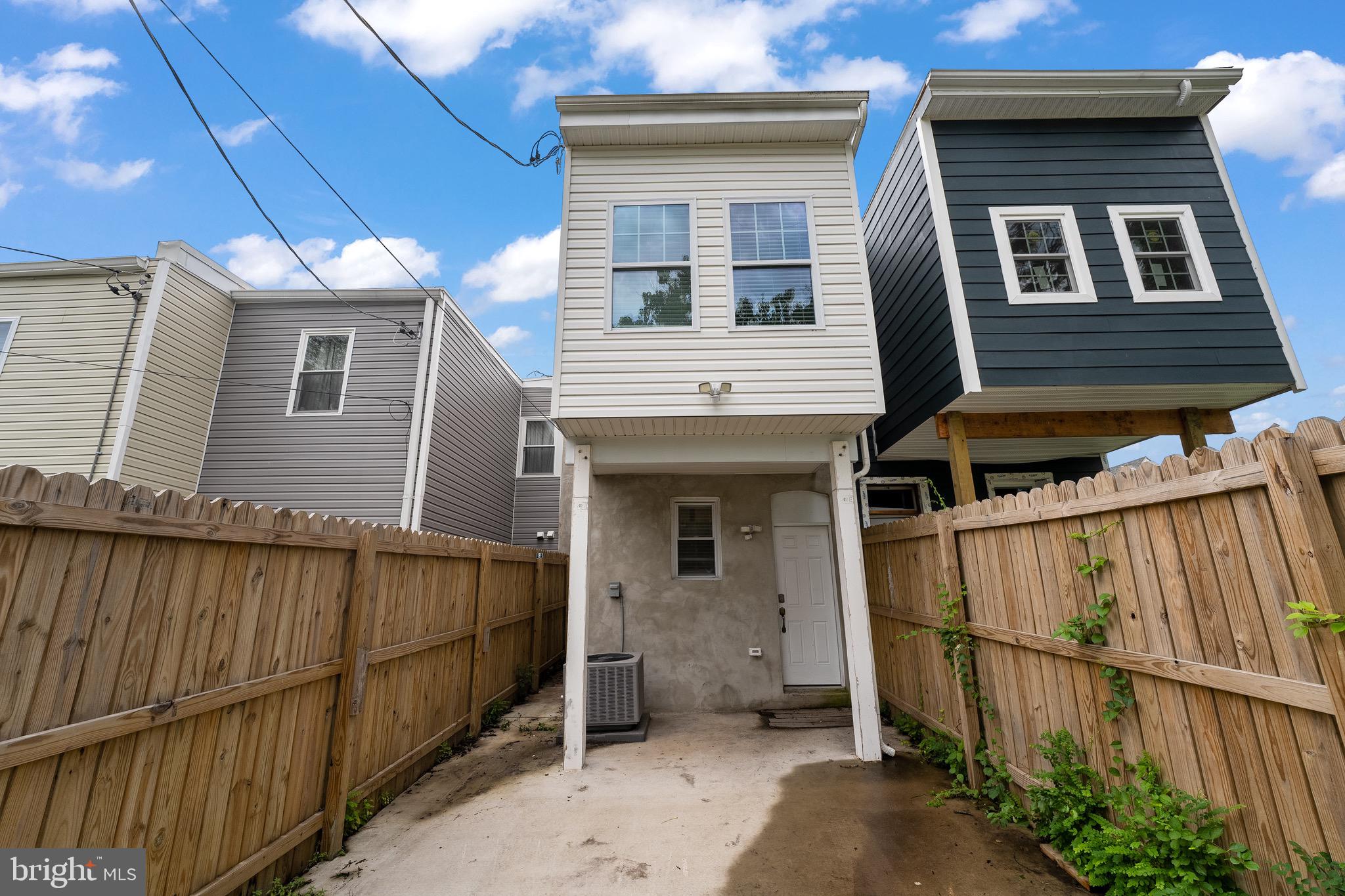 BROADWAY EAST - Residential Lease