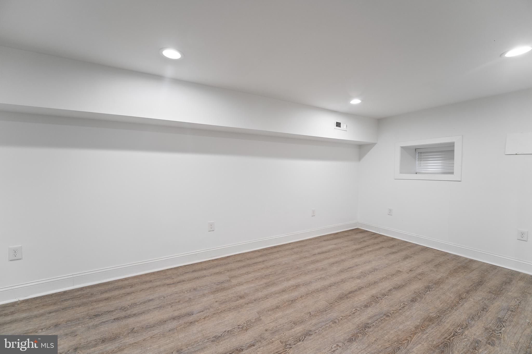 BROADWAY EAST - Residential Lease