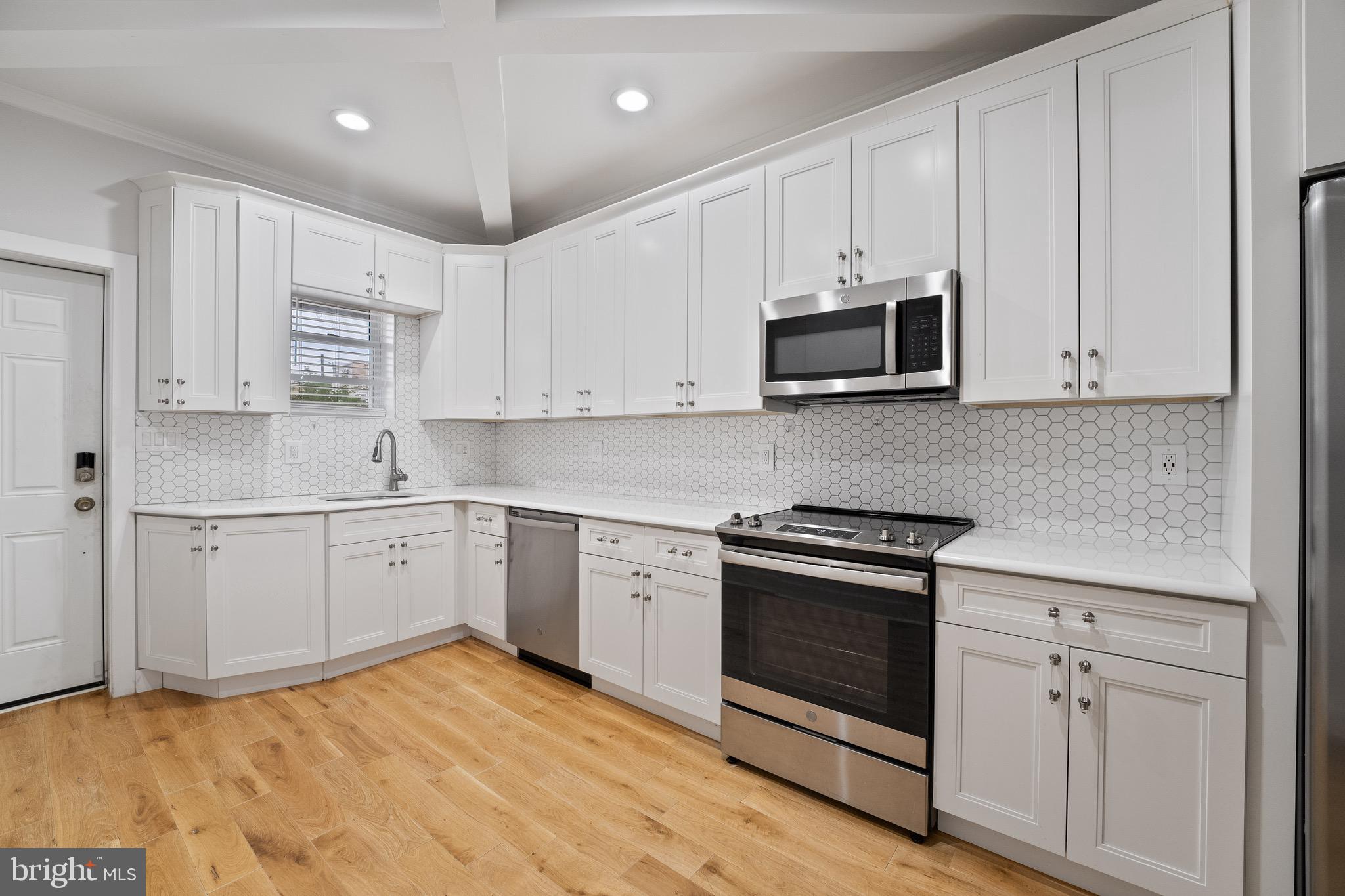 BROADWAY EAST - Residential Lease