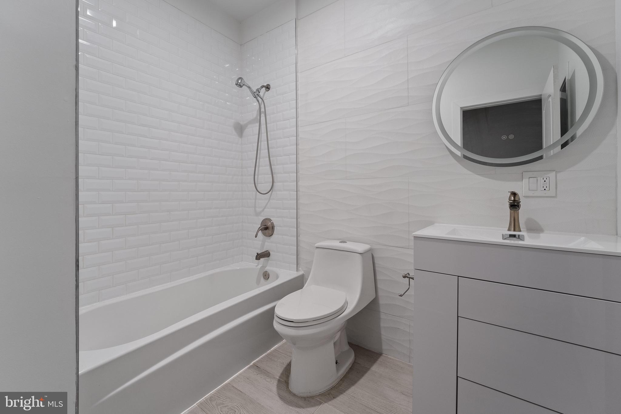 BROADWAY EAST - Residential Lease