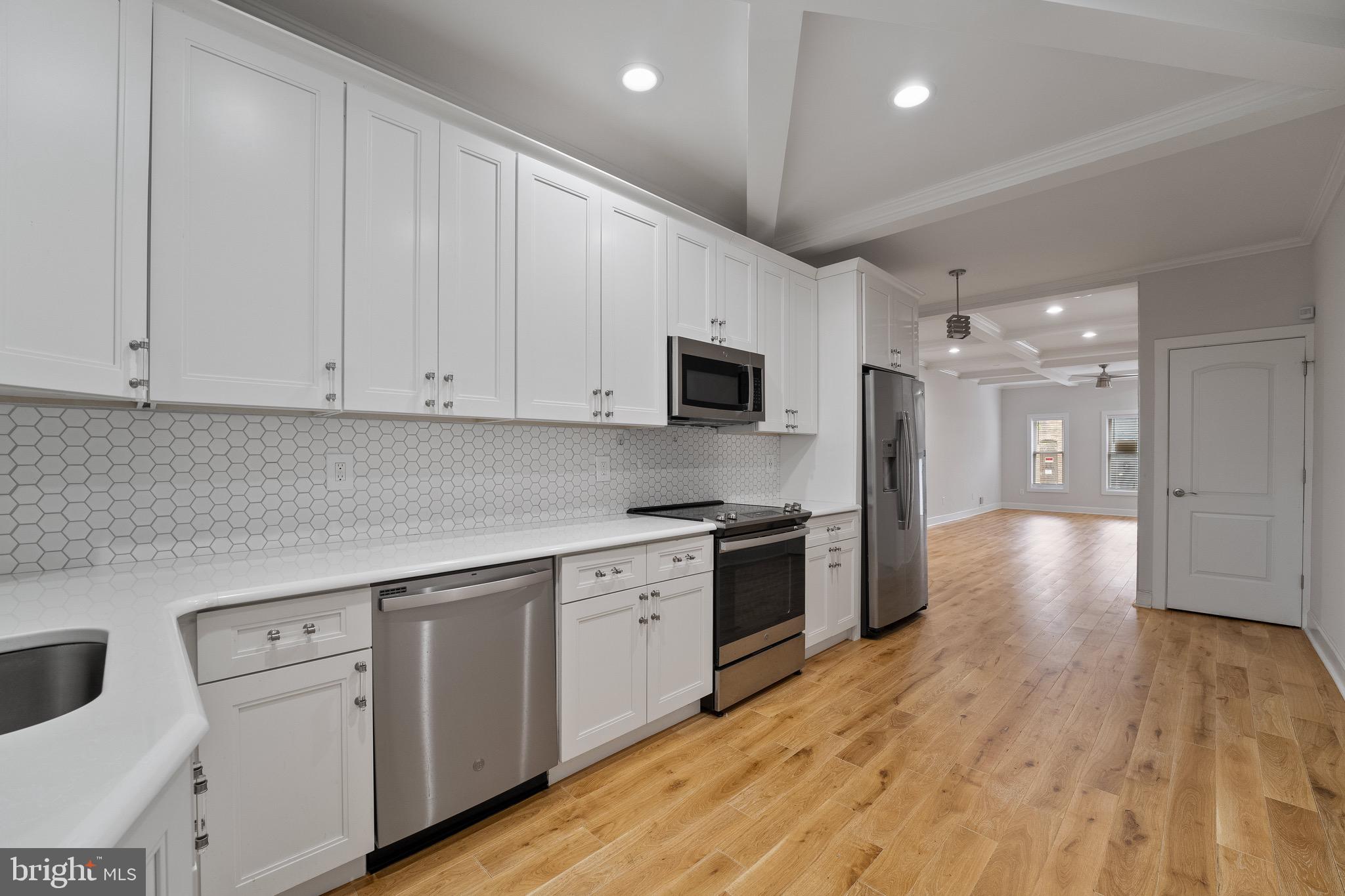 BROADWAY EAST - Residential Lease