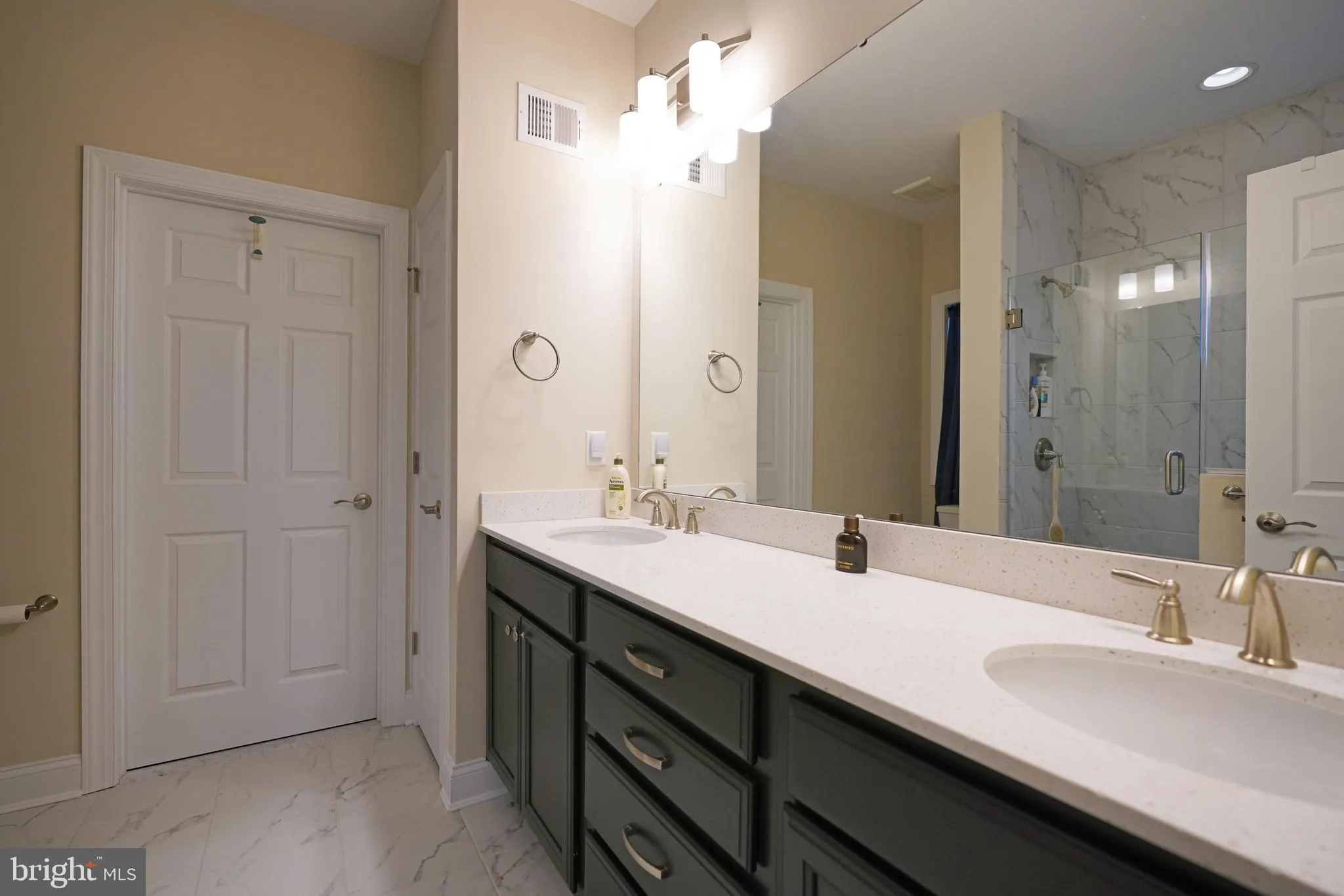 Rehoboth Beach, Delaware 19971, United States, 3 Bedrooms Bedrooms, ,2 BathroomsBathrooms,Residential,Active,112042