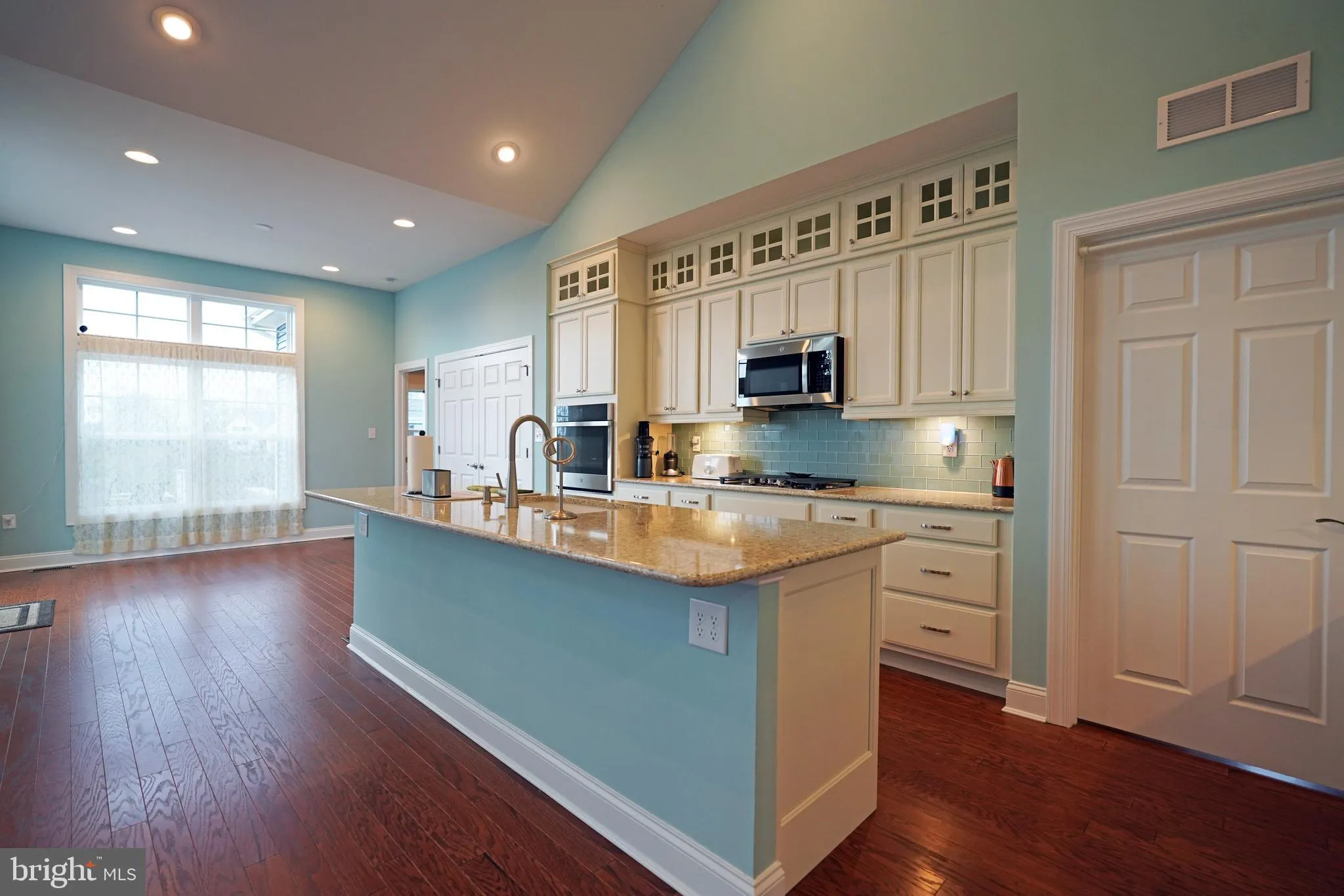 Rehoboth Beach, Delaware 19971, United States, 3 Bedrooms Bedrooms, ,2 BathroomsBathrooms,Residential,Active,112042