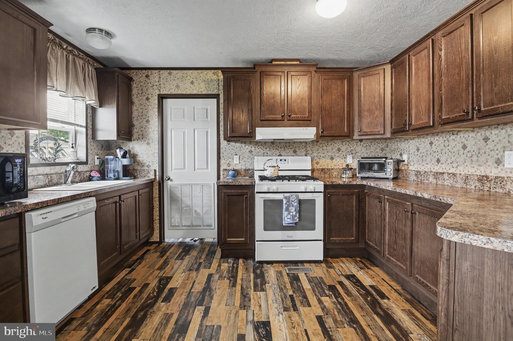 MURRAY MANOR II - Residential